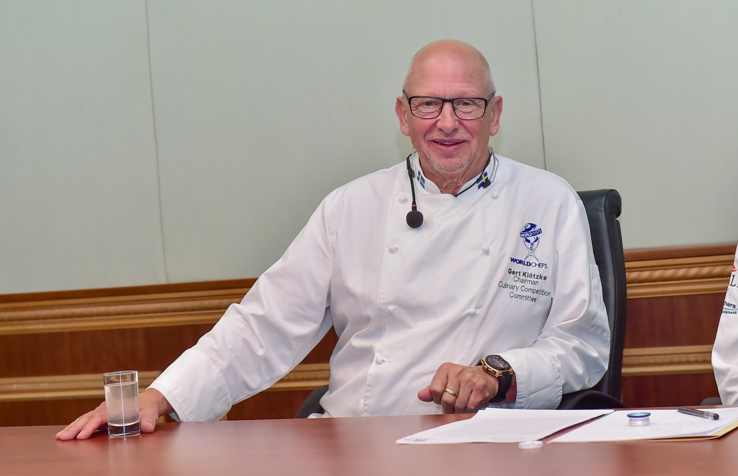 ހުޅުލެ އައިލެންޑް ހޮޓެލް: ސެޕްޓެމްބަރ 1، 2016: ހޮޓެލް އޭޝިއާ ފެއާ ބާއްވާ މޯލްޑިވްސް އެގްޒިބިޝަން އެންޑް ކޮންފަރެންސް ސާވިސަސް (މެކްސް) އިން ފެއާގެ މައި ސްޕޮންސަރު ބެސްޓްބައި މޯލްޑިވްސް (ބީބީއެމް) އާ ގުޅިގެން ފެށި މާސްޓާ ކްލާސް ފެށުމަށް ބޭއްވި ރަސްމިއްޔާތު: މި މުބާރާތުގައި، ރާއްޖޭގައި މަސައްކަތްކުރާ ދޭސީ އަދި ބިދޭސީ 516 އަށް ވުރެ ގިނަ ޝެފުން، 20 ކެޓަގަރީއެއްގައި ވާދަކުރޭ.-- ފޮޓޯ: މުހައްމަދު ޝަރުހާން / މިހާރު