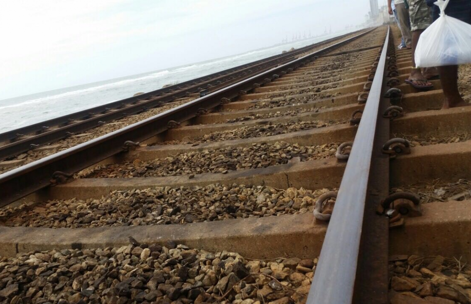 ރޭލު ދަގަނޑު ހުރަސް ކުރަނިކޮށް އިޒްހާމް މަރުވި ސަރަހައްދު.