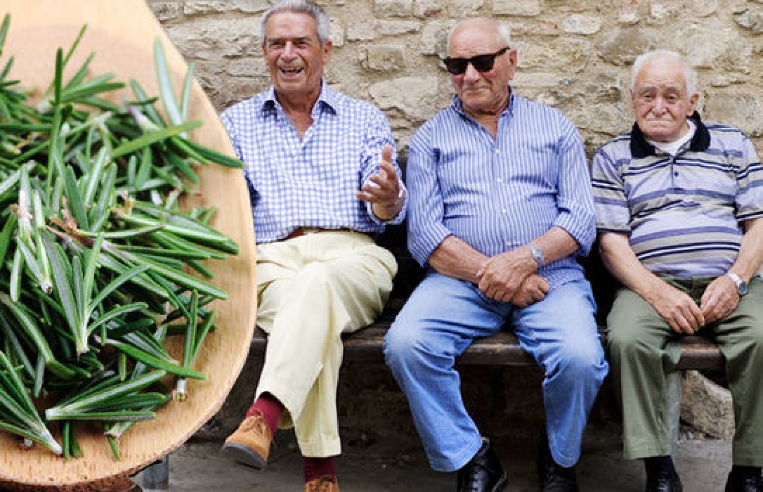 އާޗިއަރޮލީގެ ދުވަސްވީ ތިން މީހުން: ސައިންސްވެރިން ގަބޫލުކުރާ ގޮތުގައި މި ރަށުގެ މީހުންގެ އުމުރު ދިގީ ކެއުމުގައި ކޮންމެ ދުވަހަކު ރޯޒްމޭރީ ބޭނުންކުރާތީ