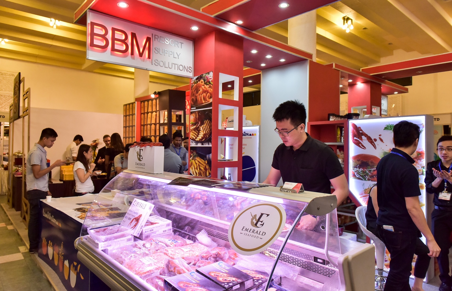 ހޮޓެލް އޭޝިއާ ފެއާގެ ސްޓޯލެއް: ގިނަ ބައެއްގެ ތަރުހީބު ލިބުނު.---ފޮޓޯ: މުހައްމަދު ޝަރުހާން/މިހާރު