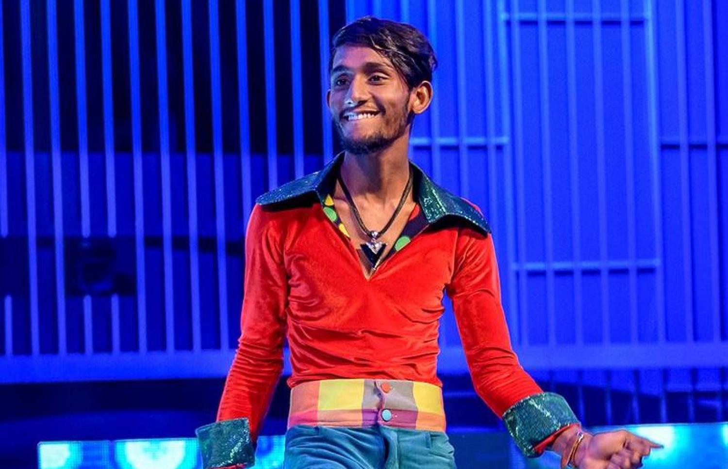 އަމާން "މޯލްޑިވިއަން އައިޑޮލް" ޝޯގައި ލަވަ ކިޔަނީ.