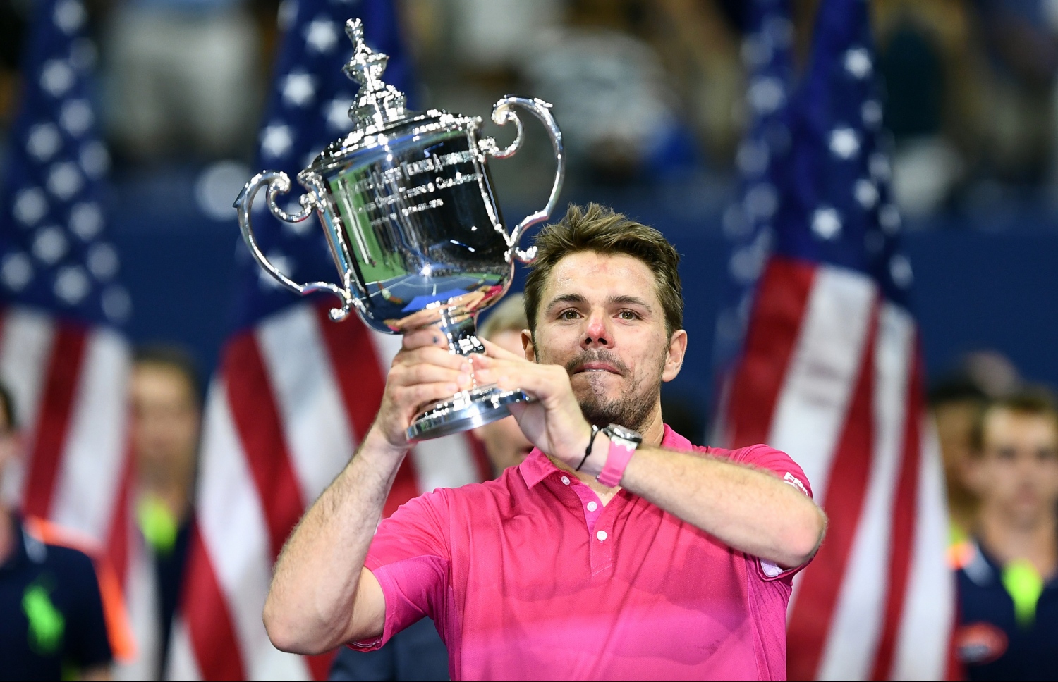 ވަވްރިންކާ މިދިޔަ އަހަރުގެ ޔޫއެސް އޯޕަން ތަށި އުފުލާލަނީ: މިއީ މިހާތަނަށް ވަވްރިންކާ ކާމިޔާބުކުރި ހަމައެކަނި ގްރޭންޑް ސްލޭމް މުބާރާތް.-- ފޮޓޯ: އޭއެފްޕީ