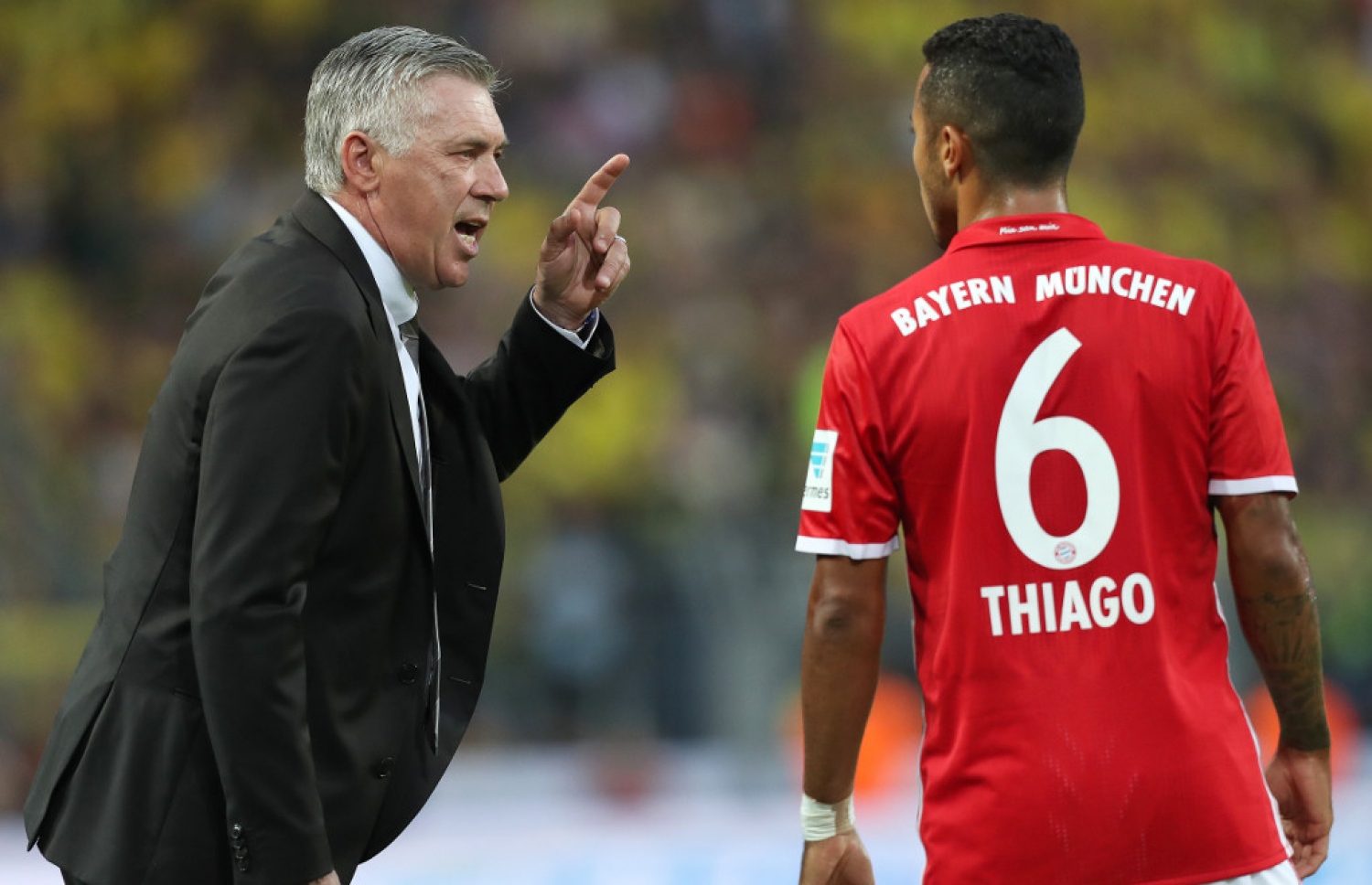 ބަޔާންގެ ކޯޗު އަންޗެލޮޓޯ (ވ) އެ ޓީމުގެ ތިއާގޯ އަށް ކިޔައިދެނީ.