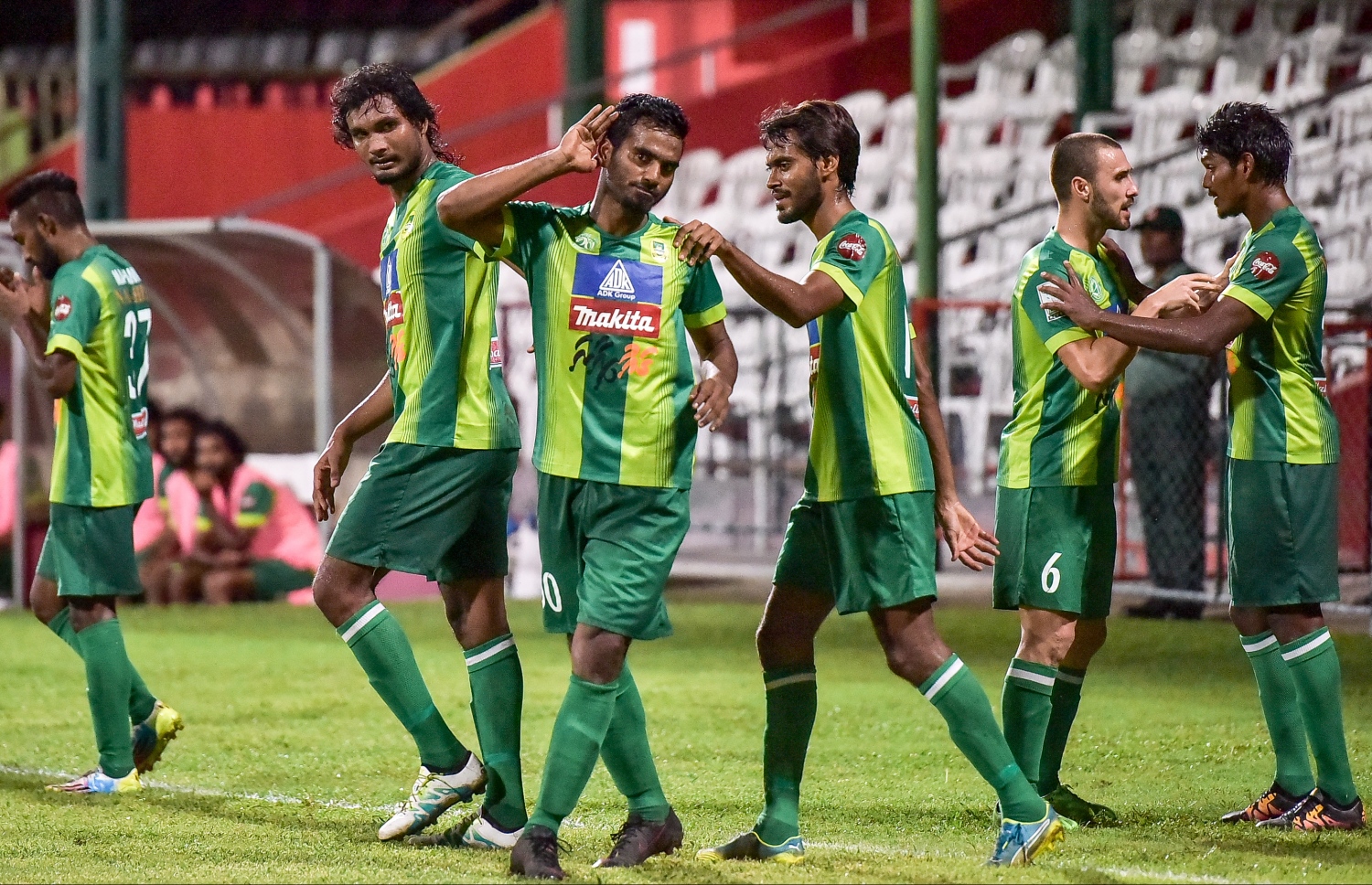 ލަނޑު ޖެހުމަށް ފަހު މާޒިޔާ ކުޅުންތެރިން އުފާފާޅުކުރަނީ.-- ފޮޓޯ: ނިޝާން އަލީ/ މިހާރު