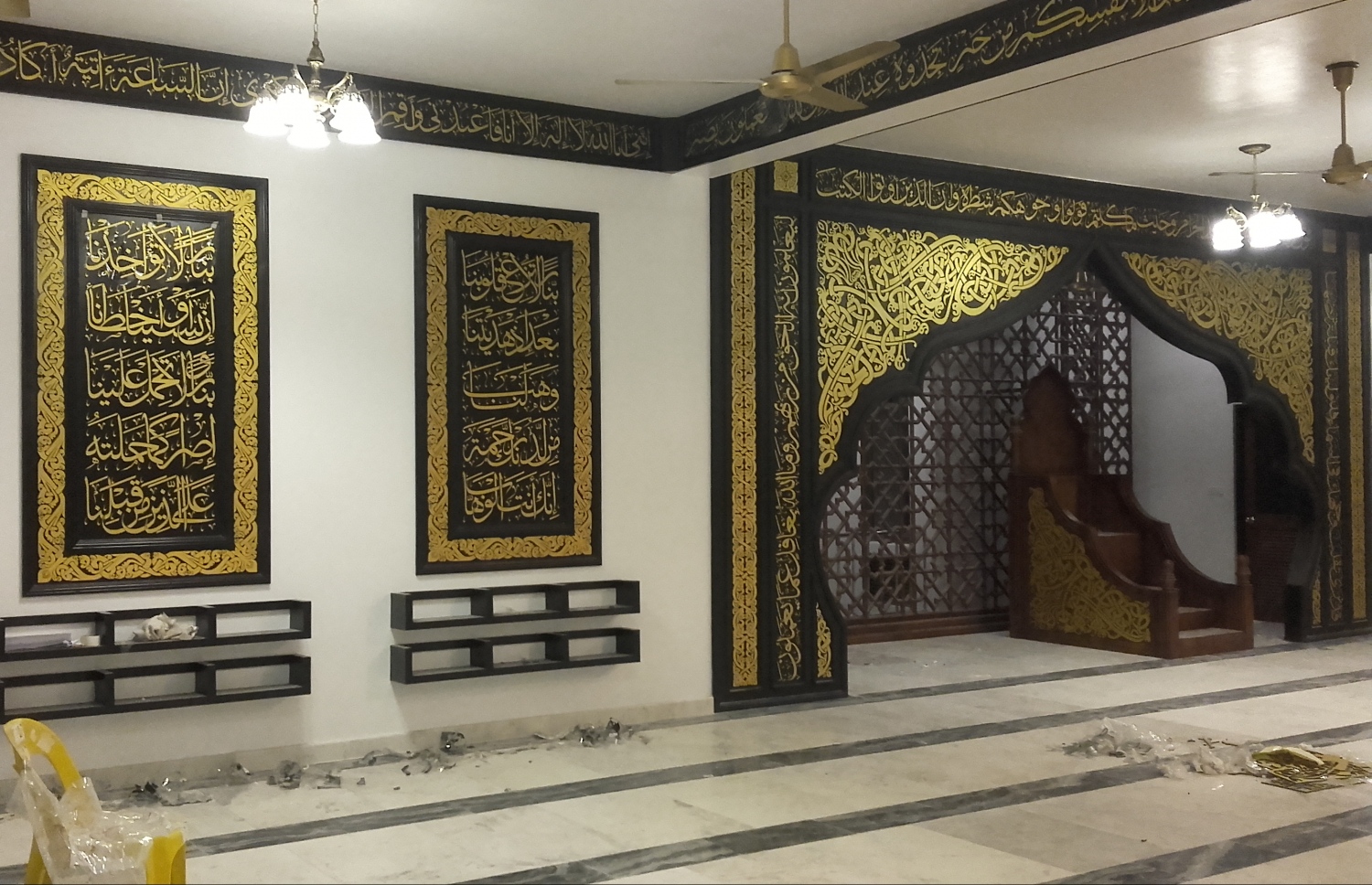 ތޮއްޑޫގައި ހަދާފައިވާ ބޮޑު މިސްކިތުގެ ލިއުންތަކެއް: މިއީ ވެސް ފަރުހާދުގެ މަސައްކަތް