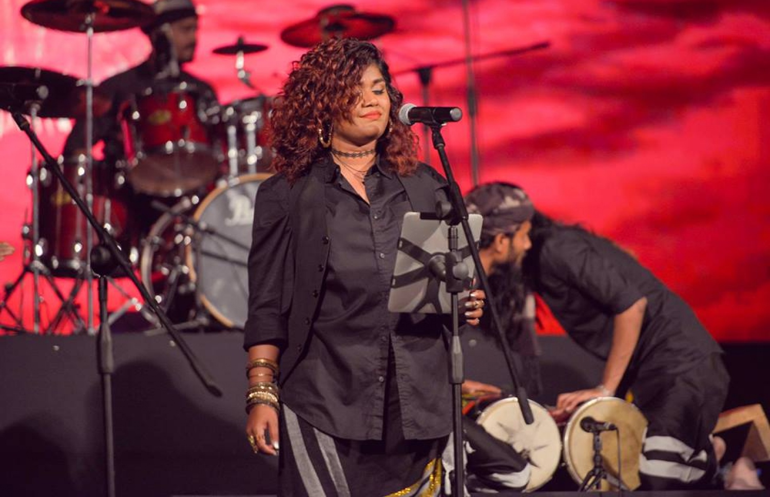 "އަ ޓްރިބިއުޓް ޓް ނާޝިދު" ޝޯގެ ތެރެއިން. ފޮޓޯ: މިސްކް