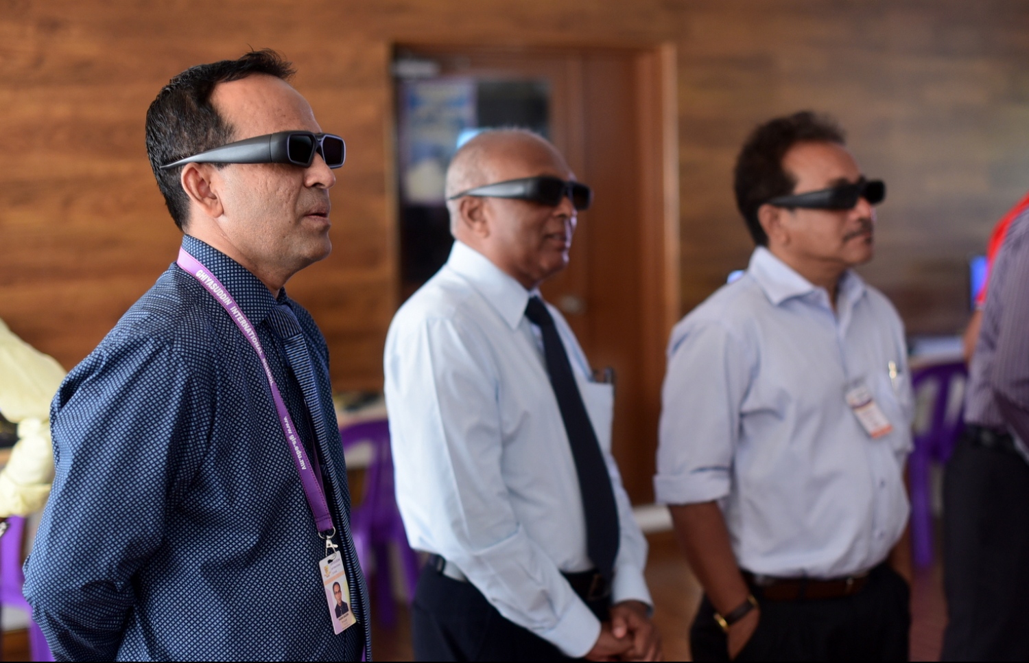 ޣިޔާސުއްދީން ސްކޫލުގައި މިއަދު އްވި ރަސްމިއްޔާތުގައި އެ ސްކޫލުގެ ޕްރިންސިޕަލް (ވ) ތޯހާ އަދި ތައުލީމީ ދާއިރާގެ އިސް ބައެއް ބޭފުޅުން ބައިވެރިވެވަޑައިގަންނަވަނީ -- ފޮޓޯ: ހުސެއިން ޝަޔާހު\ މިހާރު