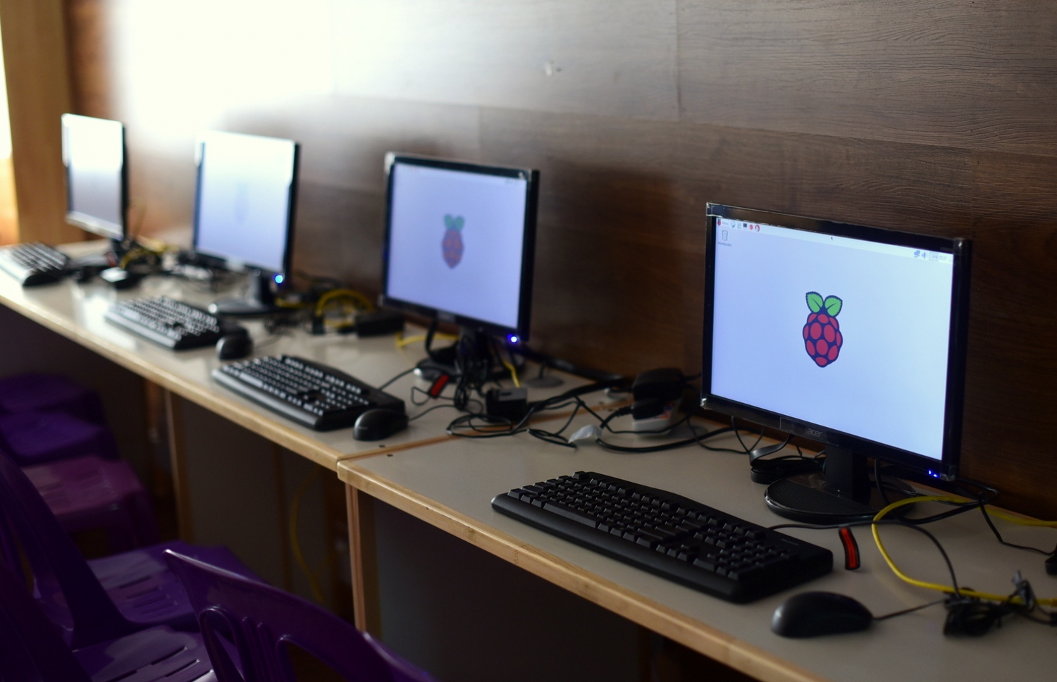 ރާސްބެރީޕައި: މި ޑިވައިސް ބޭނުންކޮށްގެން ގިނަ ކަންތައްތަކެއް ދަސްވާނެ -- ފޮޓޯ: ހުސެއިން ޝަޔާހު\މިހާރު