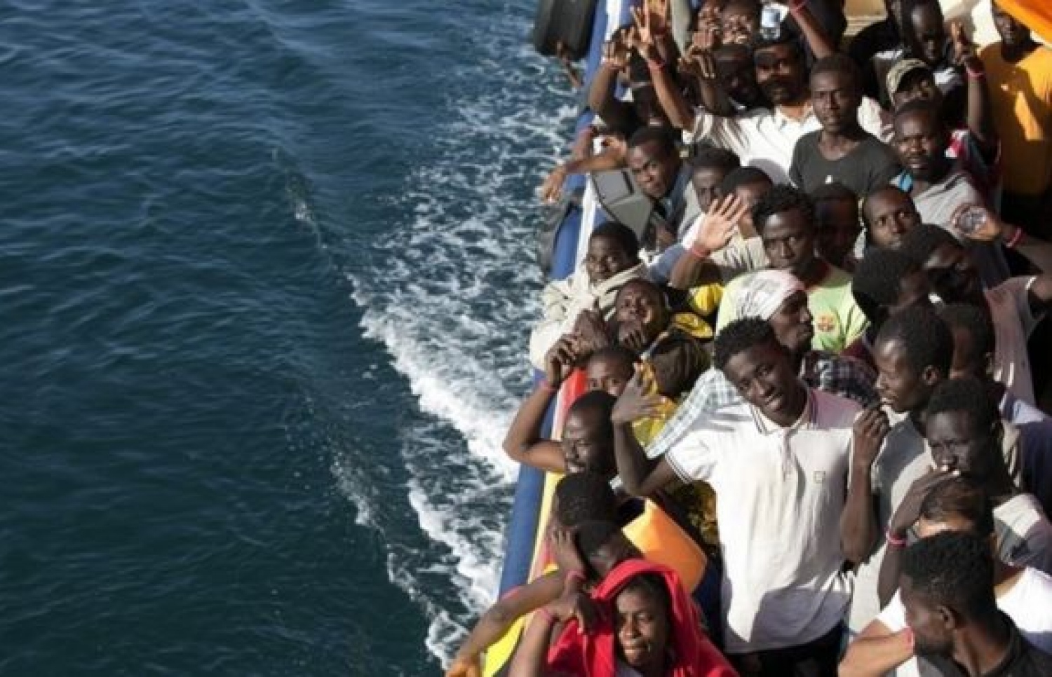 މި އަހަރުގެ މިހާތަނަށް ވެސް ޔޫރަޕަށް ތިން ލައްކަ ރެފިއުޖީން އެތެރެވެފައިވާ ކަމަށްވޭ. --ފޮޓޯ:އޭޕީ