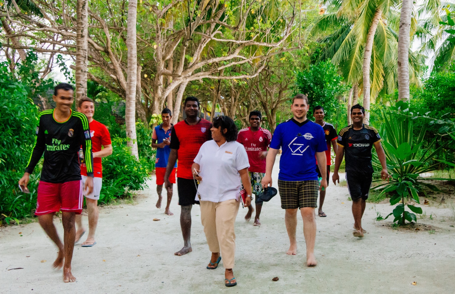 މާރިޔާ ރިސޯޓުގެ މުވައްޒަފުންތަކަކާ އެކު: ވޭތުވެދިޔަ 14 އަހަރު އޭނާ ވަނީ ތަފާތު ގިނަ ތަޖުރިބާތަކެއް ކޮށްފައި.