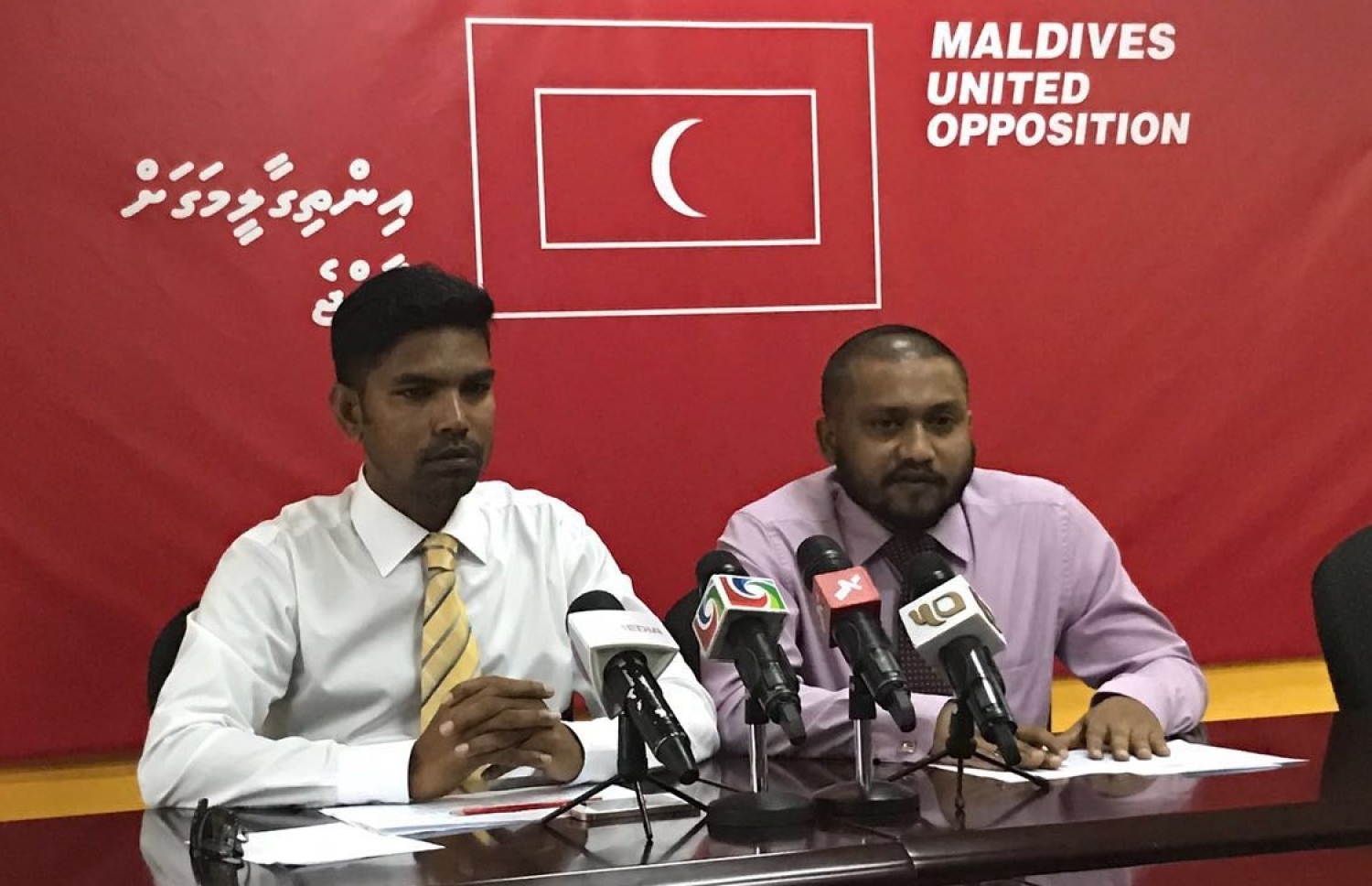 މަޝްވަރާއާ ގުޅޭ ގޮތުން، އެމްޑީޕީ އާއި އަދާލަތު ޕާޓީން ބޭއްވި ޕްރެސް ކޮންފަރެންސްގައި އެމްޑީޕީގެ ނައިބު ރައީސް މުހައްމަދު ޝިފާޒާއި އަދާލަތު ޕާޓީގެ ނައިބު ރައީސް އަލީ ޒާހިރު ވާހަކަ ދައްކަވަނީ