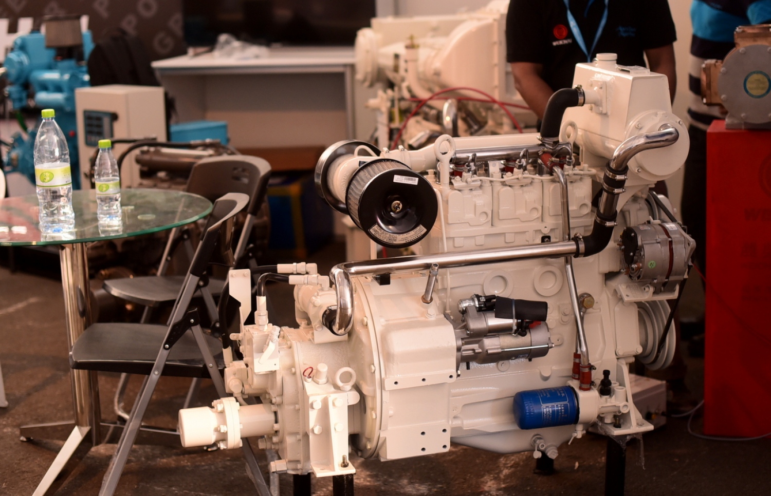 މެރިން އެކްސްޕޯގެ ސްޓޯލެއް. މި އެކްސްޕޯގައި ބޭރުގެ ބައެއް ފަރާތްތަކުން ބައިވެރިވޭ. - ފޮޓޯ: ހުސެއިން ޝަޔާހު/ މިހާރު