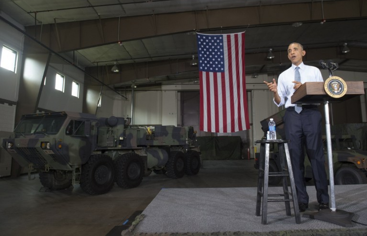 ރައީސް ބަރަކް އޮބާމާ ވާޖީނިއާގައި އެމެރިކާ ސިފައިންނާ ބައްދަލު ކުރައްވާ ވާހަކަ ދައްކަވަނީ. --ފޮޓޯ:އޭއެފްޕީ