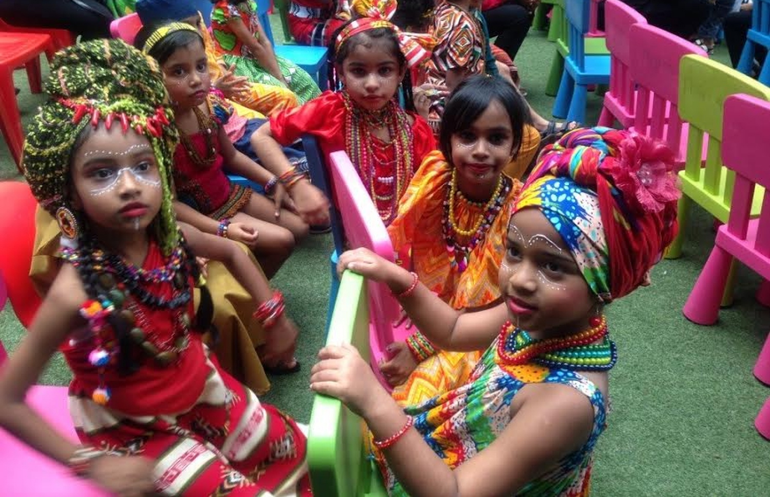 ކެންގަރޫ ކިޑްސް ޕްރީ ސްކޫލުގެ ދަރިވަރުންތަކެއް އެ ސްކޫލުގެ އިތުރު ހަރަކާތެއްގައި ބައިވެރިވަނީ.-- ފޮޓޯ:އައިލެންޑާސް އެޑިއުކޭޝަން