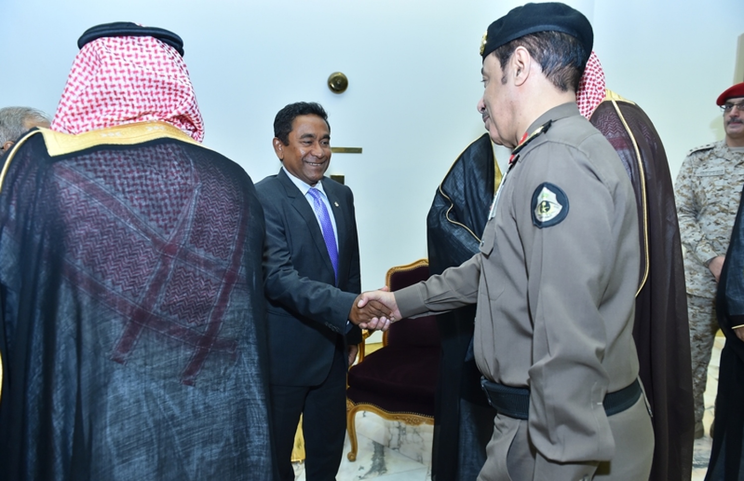 ރިޔާޟް، ސައުދީ އަރަބިއްޔާ: އޮކްޓޯބަރު 3، 2016: ރައީސް އަބްދުﷲ ޔާމީން ސައޫދީއަށް ވަޑައިގަތުމުން މަރުހަބާ ދަންނަވަނީ: ރައީސްގެ ދަތުރުފުޅުގައި ސައޫދީ ރަސްގެފާނާއި އެ ގައުމުގެ ސީނިއާ މިނިސްޓަރުންނާ ބައްދަލުކުރައްވާނެ ކަމަށް ސަރުކާރުން ބުނޭ.---ފޮޓޯ: ރައީސް އޮފީސް