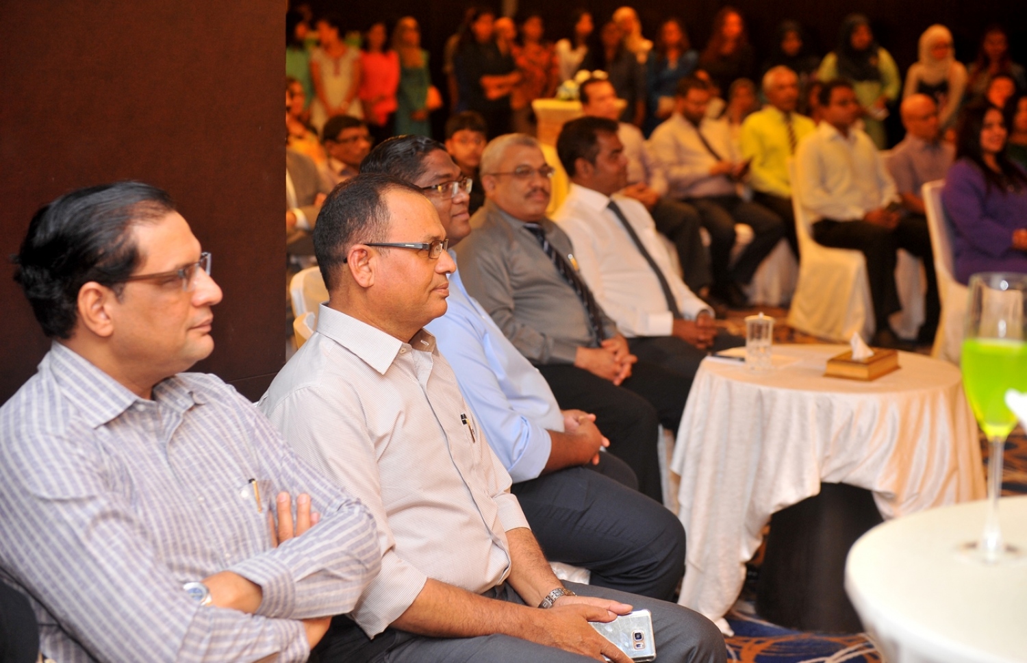 މާލެ: އޮކްޓޯބަރު 5، 2016: ތަރައްގީއާ ބެހޭ އދ.ގެ ޖަމިއްޔާ ޔޫއެންޑީޕީ އަށް 50 އަހަރު ފުރުން ފާހަގަ ކުރުމަށް ހޮޓެލް ޖެންގައި ބޭއްވި ރަސްމިއްޔާތުގައި، އެންވަޔަރުމެންޓް މިނިސްޓަރު ތޯރިގް(ކ)، ނައިބު ރައީސް ޖިހާދު(ކ-2)، ބަންޑާރަނައިބު އަނިލް(މ)، އަދި ޑިފެންސް މިނިސްޓަރު އާދަމް ޝަރީފް(ކ-2) ބައިވެރިވެވަޑައިގަންނަވަނީ.-- ފޮޓޯ: ރައީސް އޮފީސް