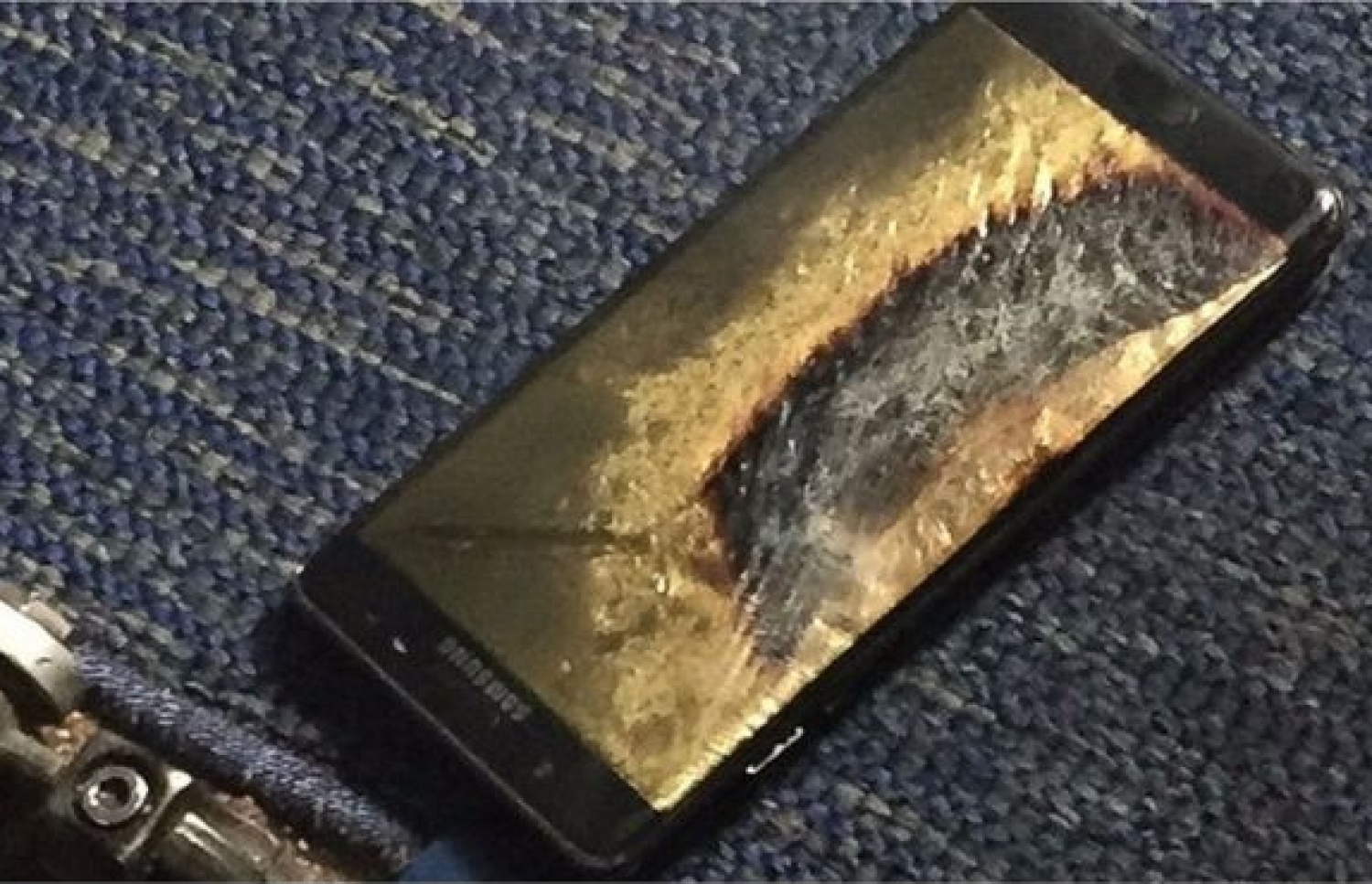 ސެމްސަން ކުންފިން މައްސަލަ ހައްލުކޮށްގެން ނެރުނު ފޯނެއް މަތިންދާ ބޯޓެއްގައި އޮއްވާ ރޯވުމުން ބޯޓު ތެރެއަށް އެއްލާލާފައި.