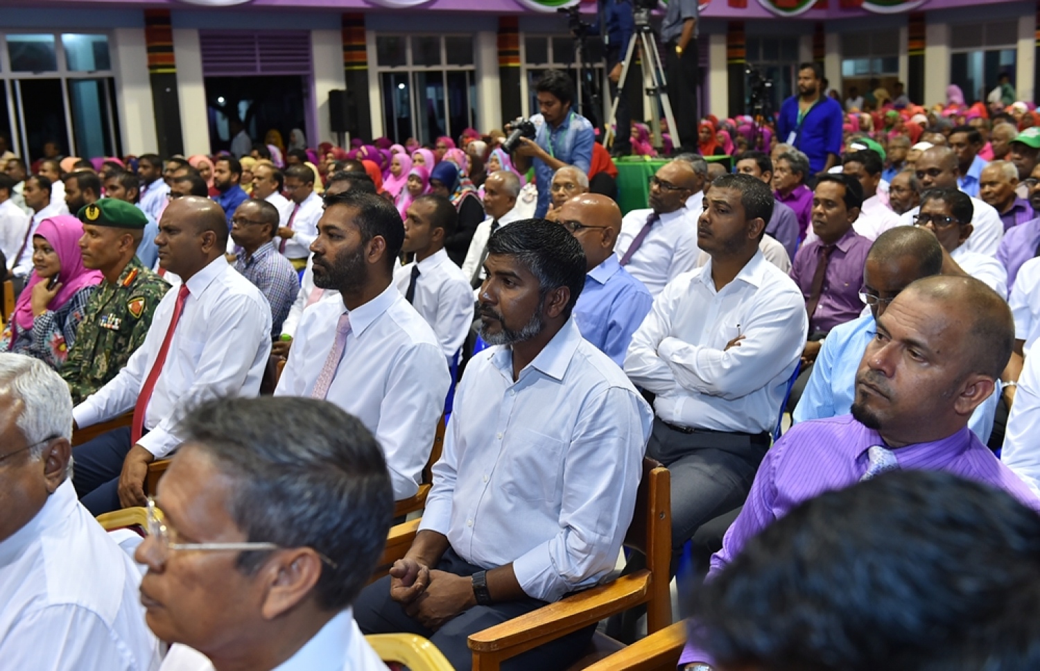 ފުވައްމުލަކުގައި ސާފު ބޯފެނާއި ނަރުދަމާގެ ނިޒާމުގެ މަޝްރޫއު އިފުތިތާހު ކުރުމަށް މިރޭ ބޭއްވި ޖަލްސާ.---ފޮޓޯ: ރައީސް އޮފީސް