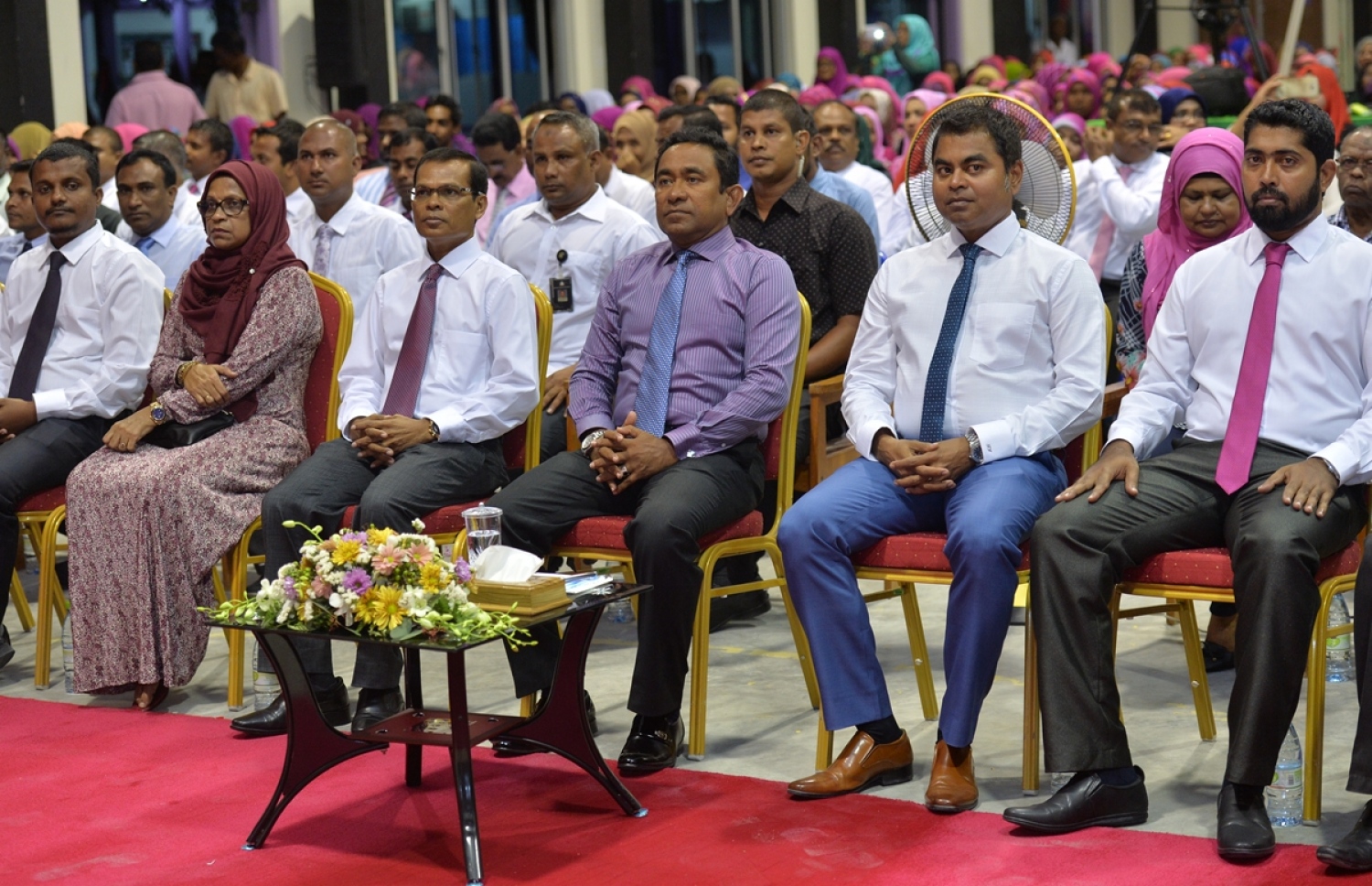 ފުވައްމުލައް ސިޓީ: އޮކްޓޯބަރު 10، 2016: ފުވައްމުލައް ސިޓީގެ ފެނާއި ނަރުދަމާ ނިޒާމުގެ އަމަލީ މަސައްކަތް އިފްތިތާހް ކޮށްދެއްވުމުގެ ރަސްމިއްޔާތުގައި ސަރުކާރަށް ސަޕޯޓުކުރާ ފުވައްމުލަކު އިސް ބޭފުޅުންނާއި ރައްޔިތުން ބައިވެރިވަނީ.-- ފޮޓޯ: ރައީސް އޮފީސް