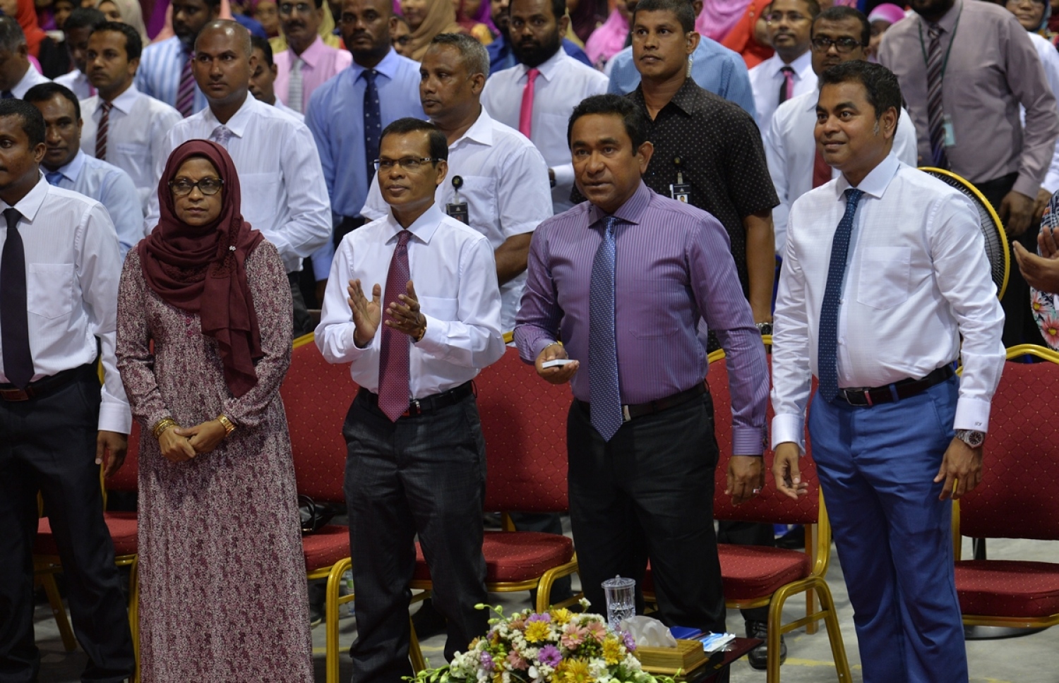 ފުވައްމުލައް ސިޓީ: އޮކްޓޯބަރު 10، 2016: ފުވައްމުލައް ސިޓީގެ ފެނާއި ނަރުދަމާ ނިޒާމުގެ އަމަލީ މަސައްކަތް އިފްތިތާހް ކޮށްދެއްވުމުގެ ރަސްމިއްޔާތުގައި ރައީށް ޔާމިން(މ)، އެންވާރްމަންޓް މިނިސްޓަރު ތޯރިގް(ކ) އަދި ރައްޔިތުން މަޖިލީހުގެ ރައީސް މަސީހް(ވ) ބައިވެރިވެ ވަޑައިގަންނަވަނީ.-- ފޮޓޯ: ރައީސް އޮފީސް