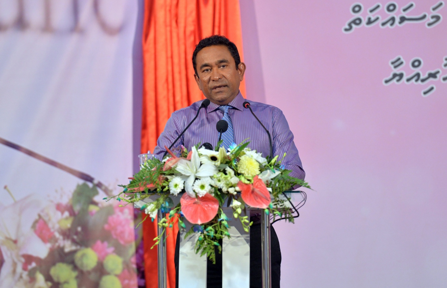 ފުވައްމުލައް ސިޓީ: އޮކްޓޯބަރު 10، 2016: ފުވައްމުލައް ސިޓީގެ ފެނާއި ނަރުދަމާ ނިޒާމުގެ އަމަލީ މަސައްކަތް އިފްތިތާހް ކޮށްދެއްވުމުގެ ރަސްމިއްޔާތުގައި ރައީސް ޔާމިން ވާހަކަ ދައްކަވަނީ.-- ފޮޓޯ: ރައީސް އޮފީސް