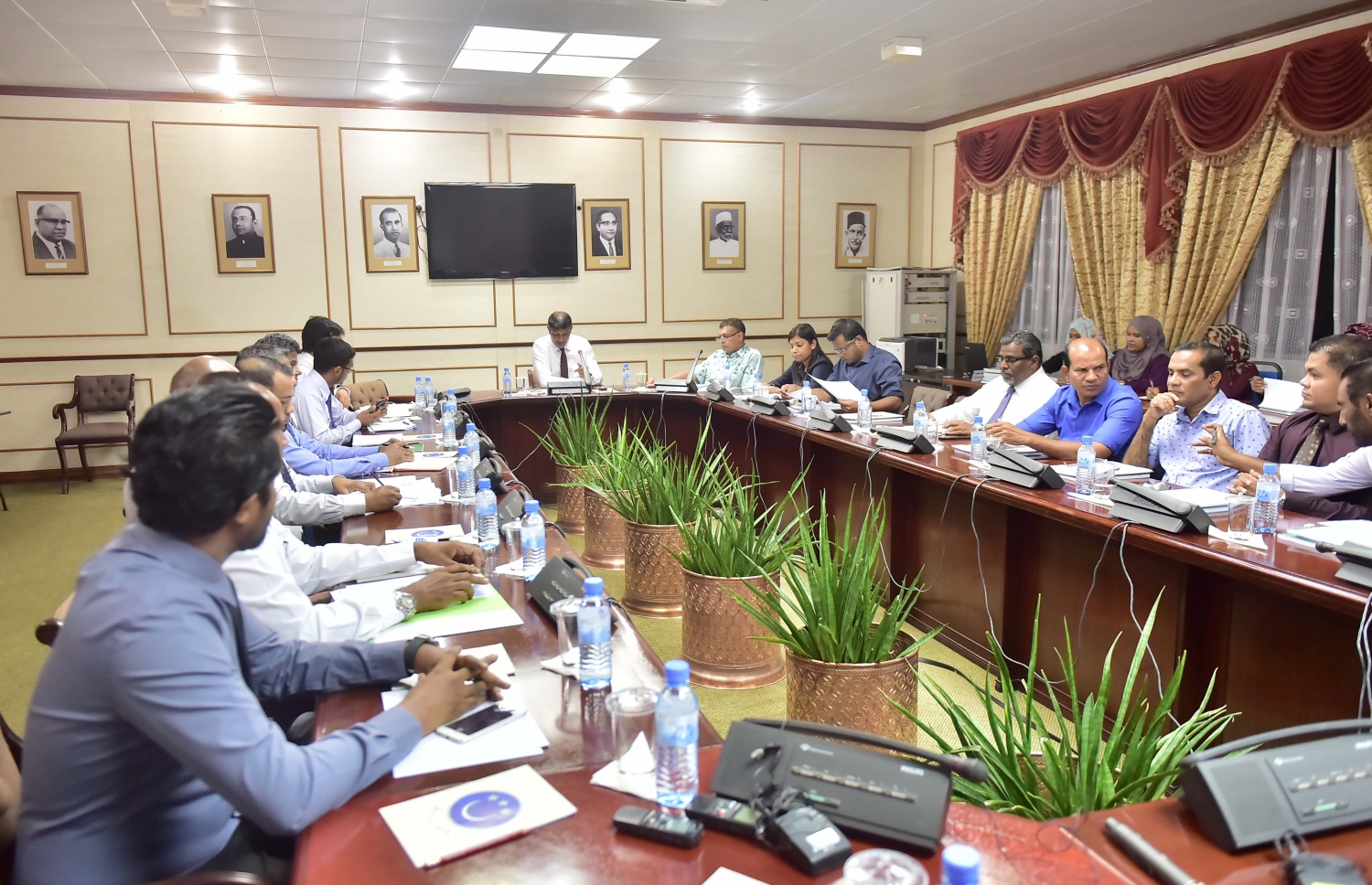 ސަރުކާރުގެ މަސްއޫލިއްޔަތު އަދާކުރާ މިންވަރު ބަލާ ކޮމެޓީގެ ބައްދަލުވުން. - ފޮޓޯ: މުހައްމަދު ޝަރުހާން/ މިހާރު