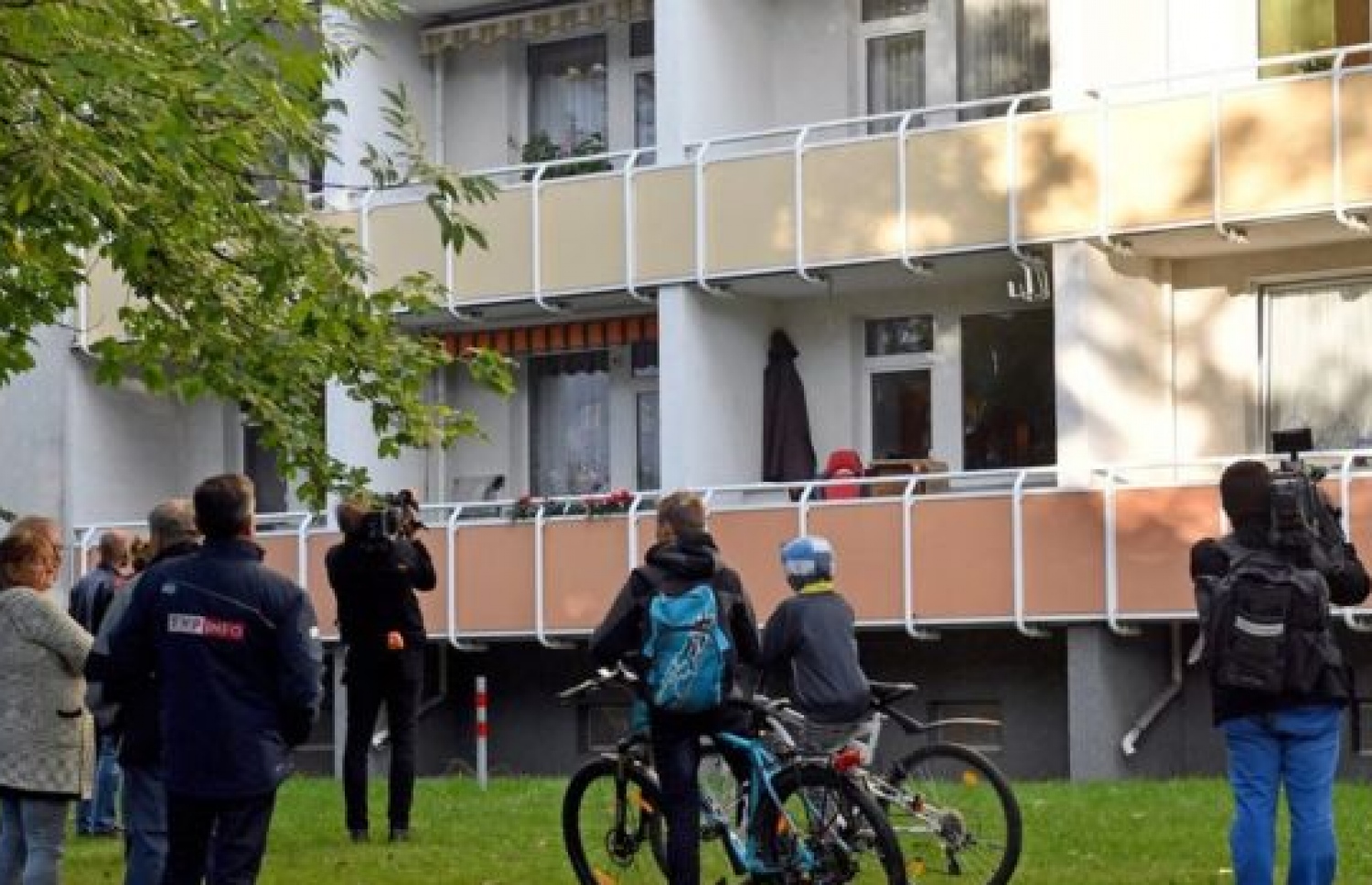 ބޮން ގޮއްވަން އުޅުނުކަމުގެ ތުހުމަތުގައި ސީރިއާގެ ރެފިއުޖީ ހައްޔަރު ކުރަން ފުލުހުން އޮޕަރޭޝަން ހިންގަނީ. --ފޮޓޯ:އޭއެފްޕީ