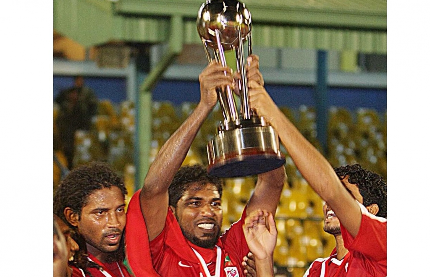 އިމްރާން (މ) 2008 ވަނަ އަހަރުގެ ސާފް ޗެމްޕިއަންޝިޕުގެ ތަށްޓާ އެކު.