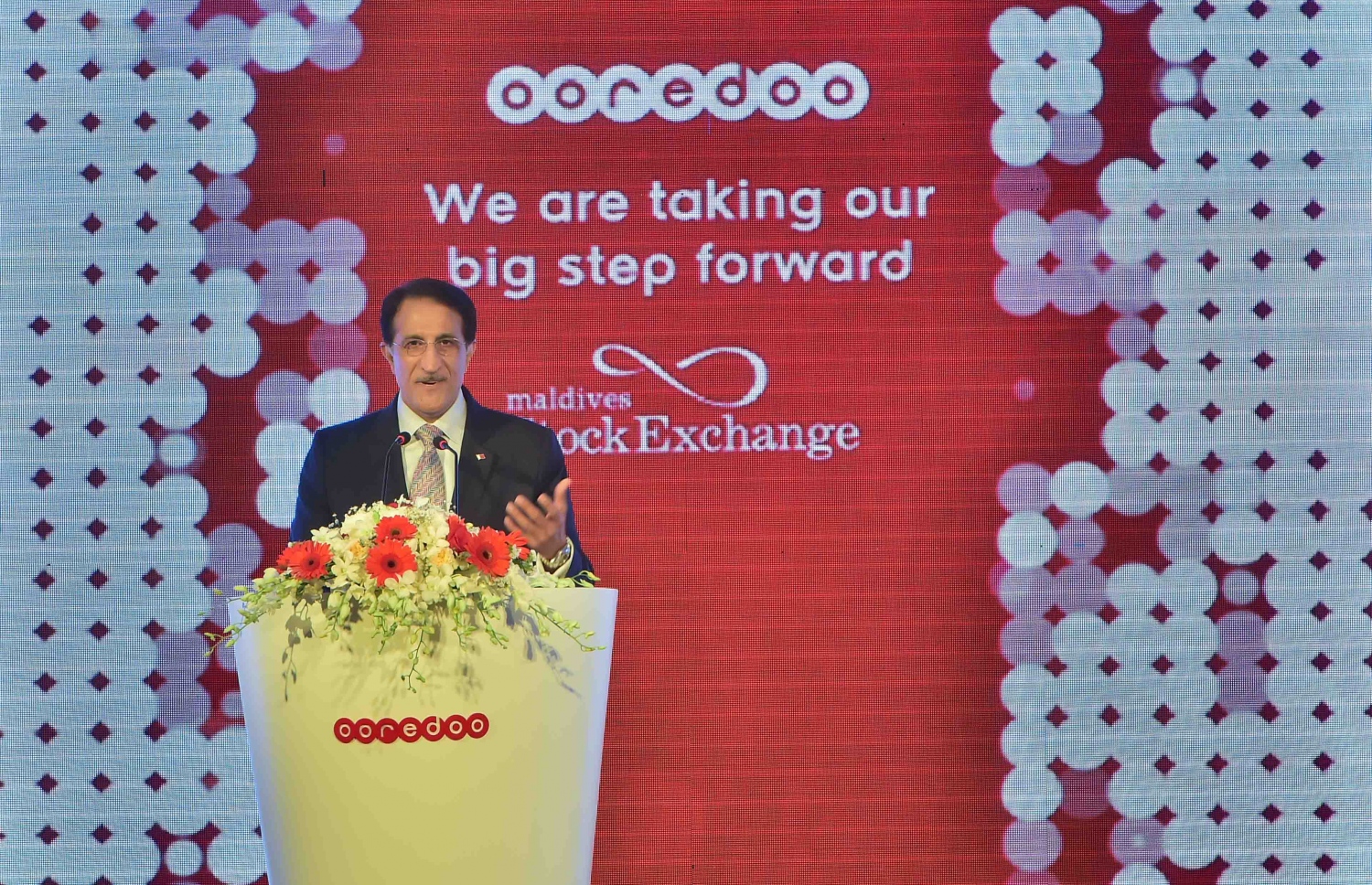 އުރީދޫގެ ޗެއާމަން އަބްދުﷲ ބިން މުހައްމަދު މިރޭގެ ޖަލްސާގައި ވާހަކަދައްކަވަނީ. ފޮޓޯ: މުހައްމަދު ޝަރުހާން /މިހާރު