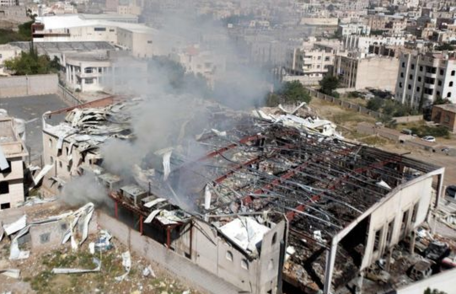 ސައުދީ ކޯލީޝަނުން ޔަމަނަށް ދިން ހަމަލާ އަކީ ހަނގުރާމައިގެ ޖަރީމާއެއް ކަމަށް ހިއުމަން ރައިޓްސް ވޮޗުން ބުނެފައިވޭ. --ފޮޓޯ:ރޮއިޓާސް