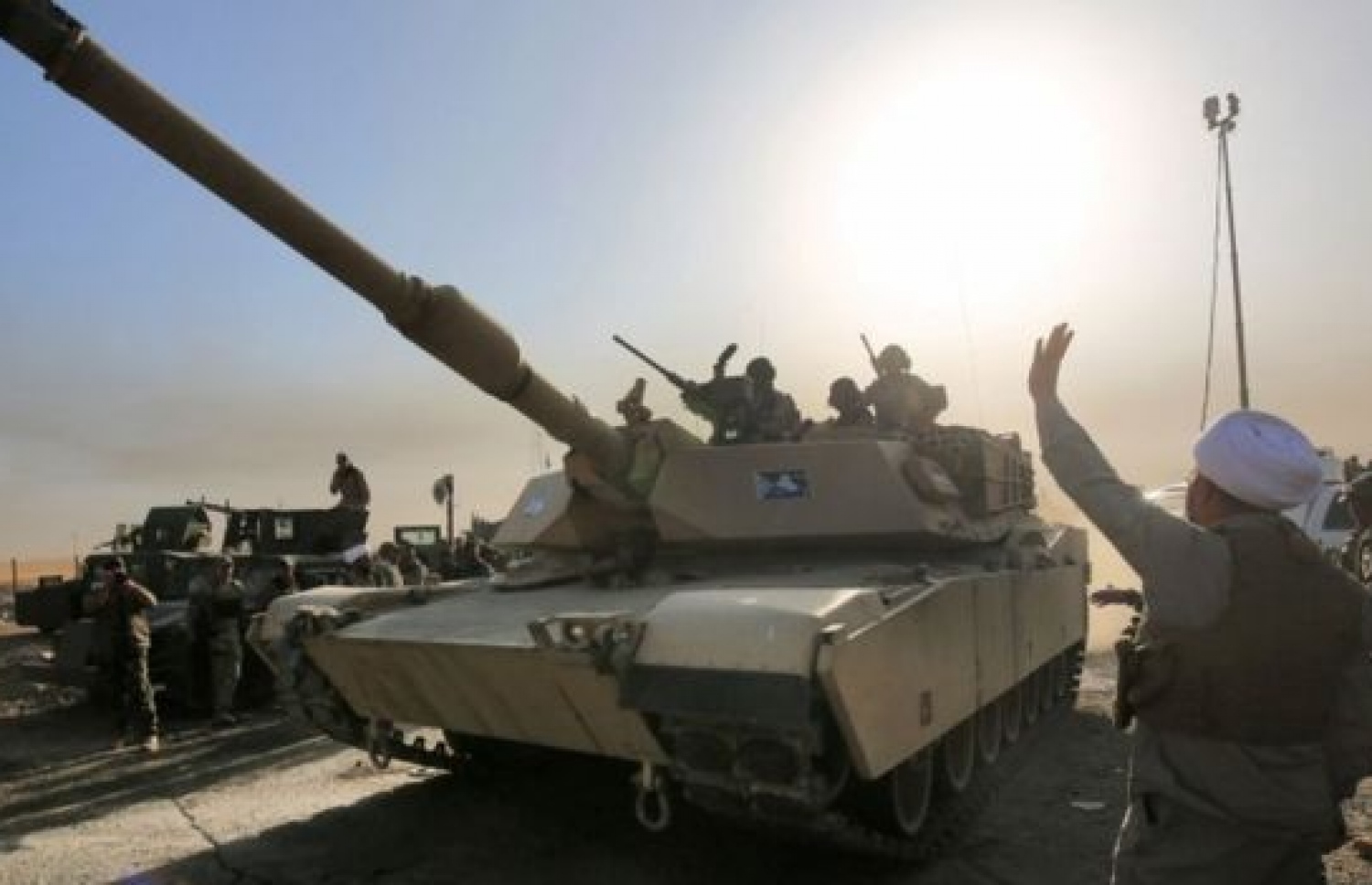 އިރާގު ސިފައިން ދަނީ ޝެޑިއުލަށް ވުރެ ބާރަށް އައިއެސްގެ މައްޗަށް ކާމިޔާބު ހޯދަމުން. --ފޮޓޯ:އޭއެފްޕީ