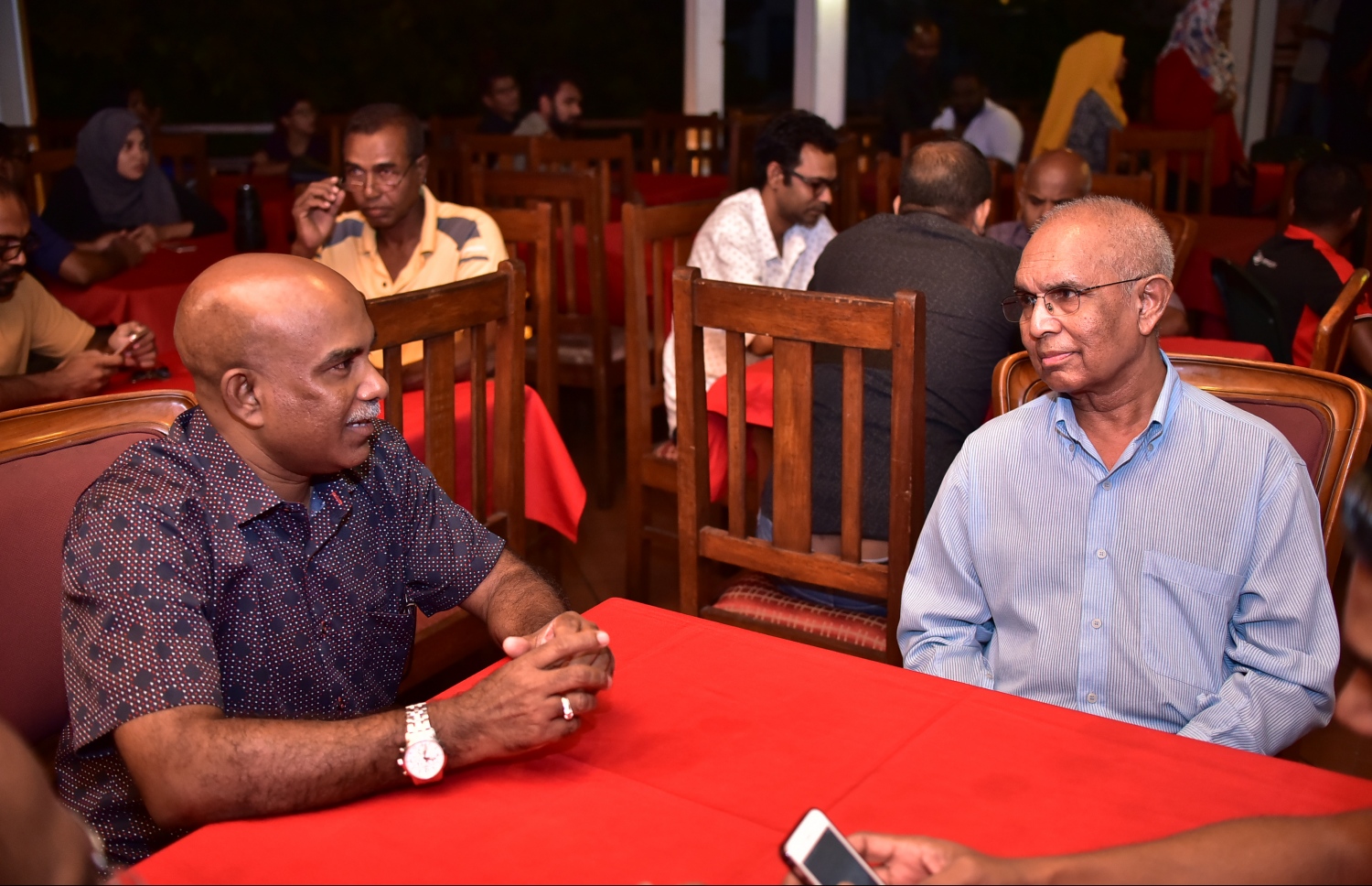 ވީއެޕްފީ ލޯންޗް ކުރުމުގެ ހަފުލާގައި ޒާހިރު ބައިވެރިވެވަޑައިގަންނަވަނީ: ގާނޫނުއަސާސީގައި ލިއެފައިވާ ހައްގުތައް "ގާދޫކޮލުން ބޭރުވެފައިވާ" ކަމަށް ވިދާޅުވެ ކަންބޮޑުވުން ފާޅުކުރެއްވި. --ފޮޓޯ: ނިޝާން އަލީ