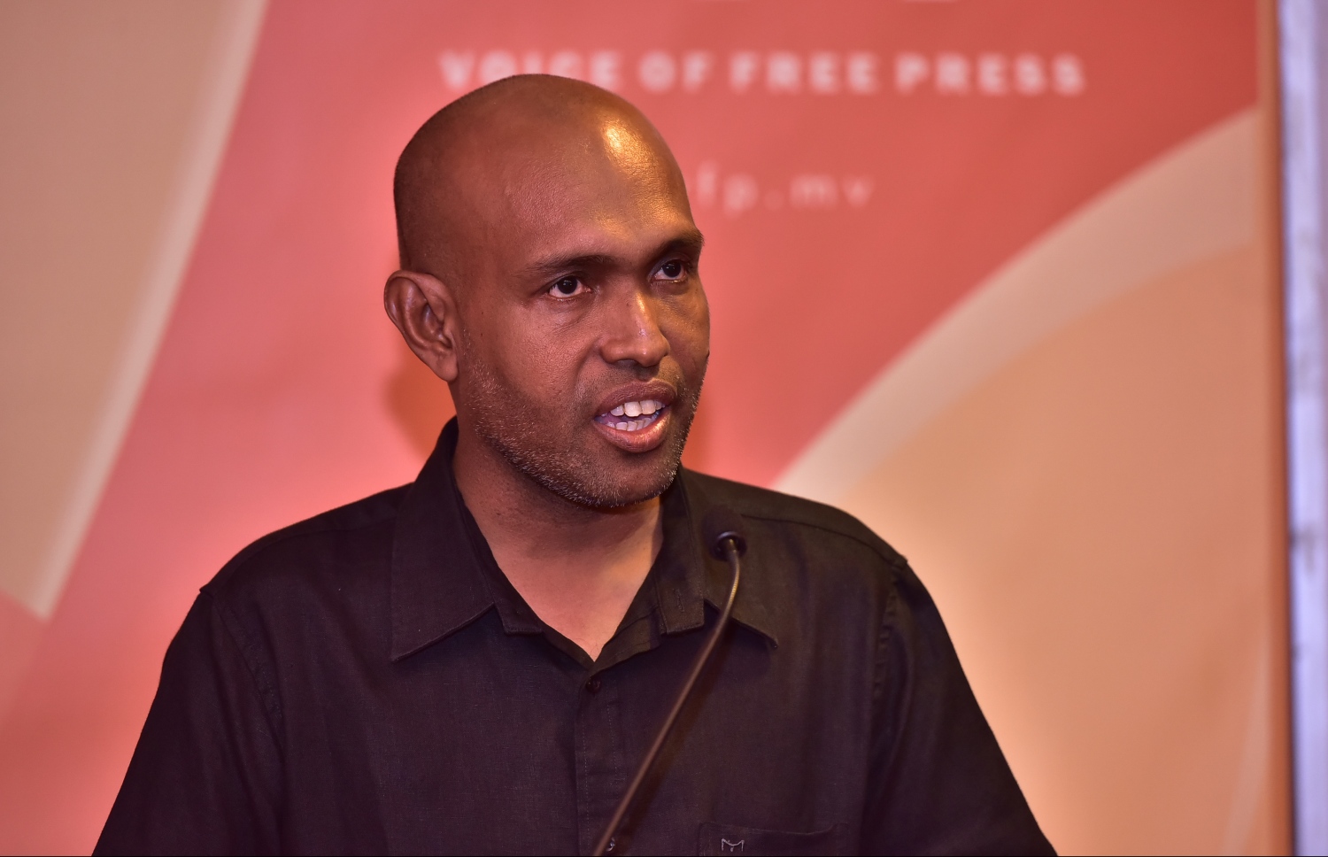 ވީއެފްޕީގެ މަސްއޫލުވެރިޔާ އިސްމާއިލް ރަޝީދު ވާހަކަ ދައްކަވަނީ.-- ފޮޓޯ: ނިޝާން އަލީ/ މިހާރު