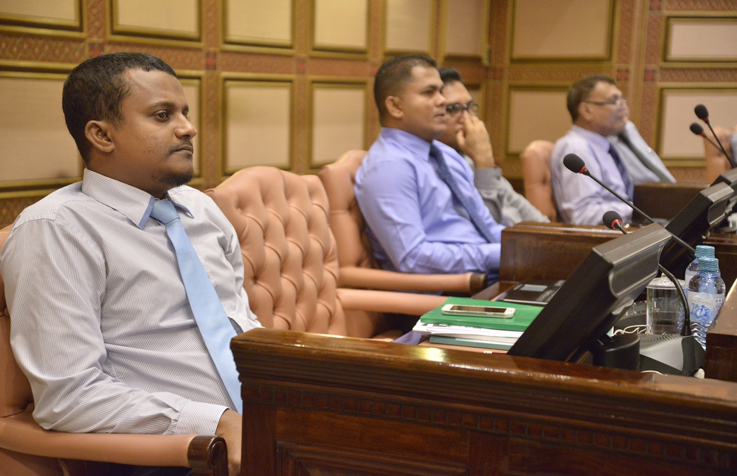 ރައްޔިތުންގެ މަޖިލީހުގެ ޖަލްސާއެއްގައި މެމްބަރުންތަކެއް. މި އިސްލާހު މަޖިލީހަށް ބަލައިގަނެ، ކޮމެޓީގައި އިތުރަށް ދިރާސާ ކުރާނެ ކަމަށް ބެލެވޭ. - ފޮޓޯ: މަޖިލިސް