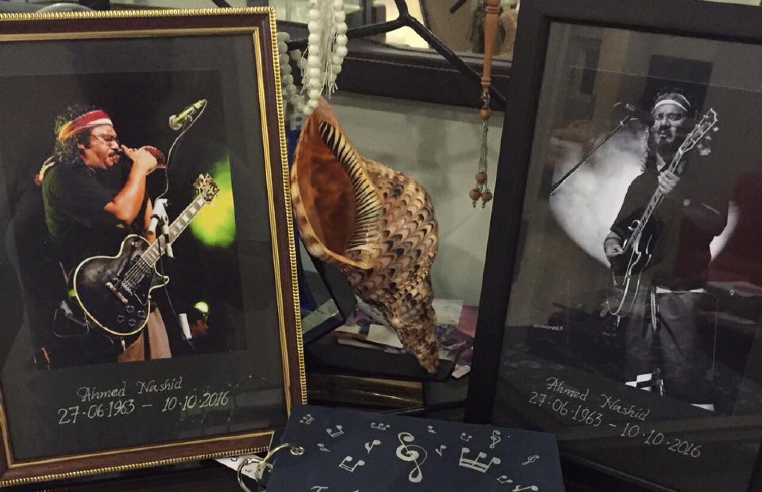 ނާޝިދުގެ ހަނދާނުގައި އާއިލާ އިން ވަނީ ތައުޒިޔާގެ ދަފުތަރެއް ހުޅުވާލާފައި. ފޮޓޯ: އާއިލާ