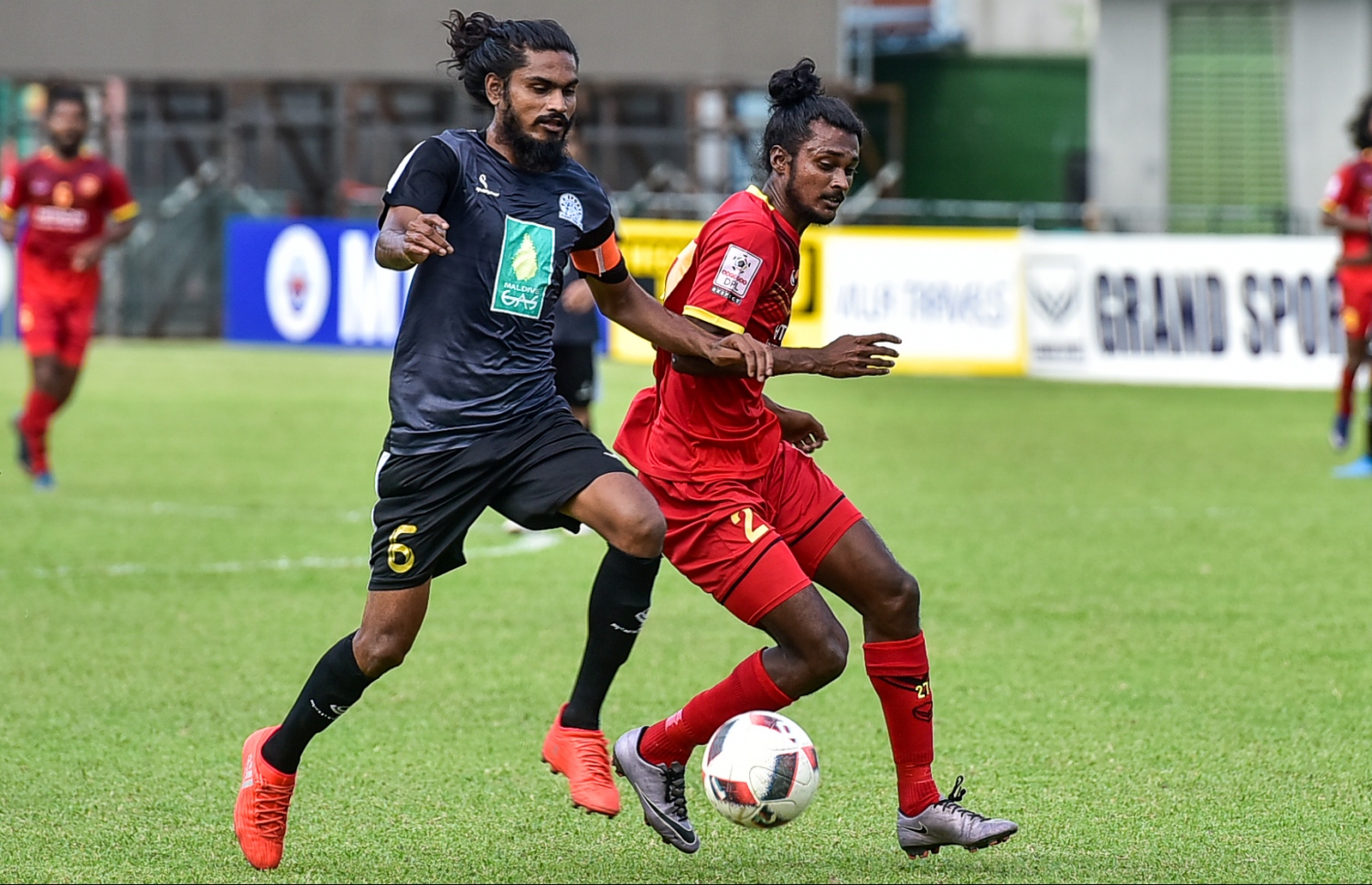 ވިކްޓަރީގެ ރިސްވާން (ކ) އަތުން ބޯޅަ ހޯދަން ބީޖީގެ ކެޕްޓަން ސާބިގް މަސައްކަތްކުރަނީ. --ފޮޓޯ: ނިޝާން އަލީ/ މިހާރު