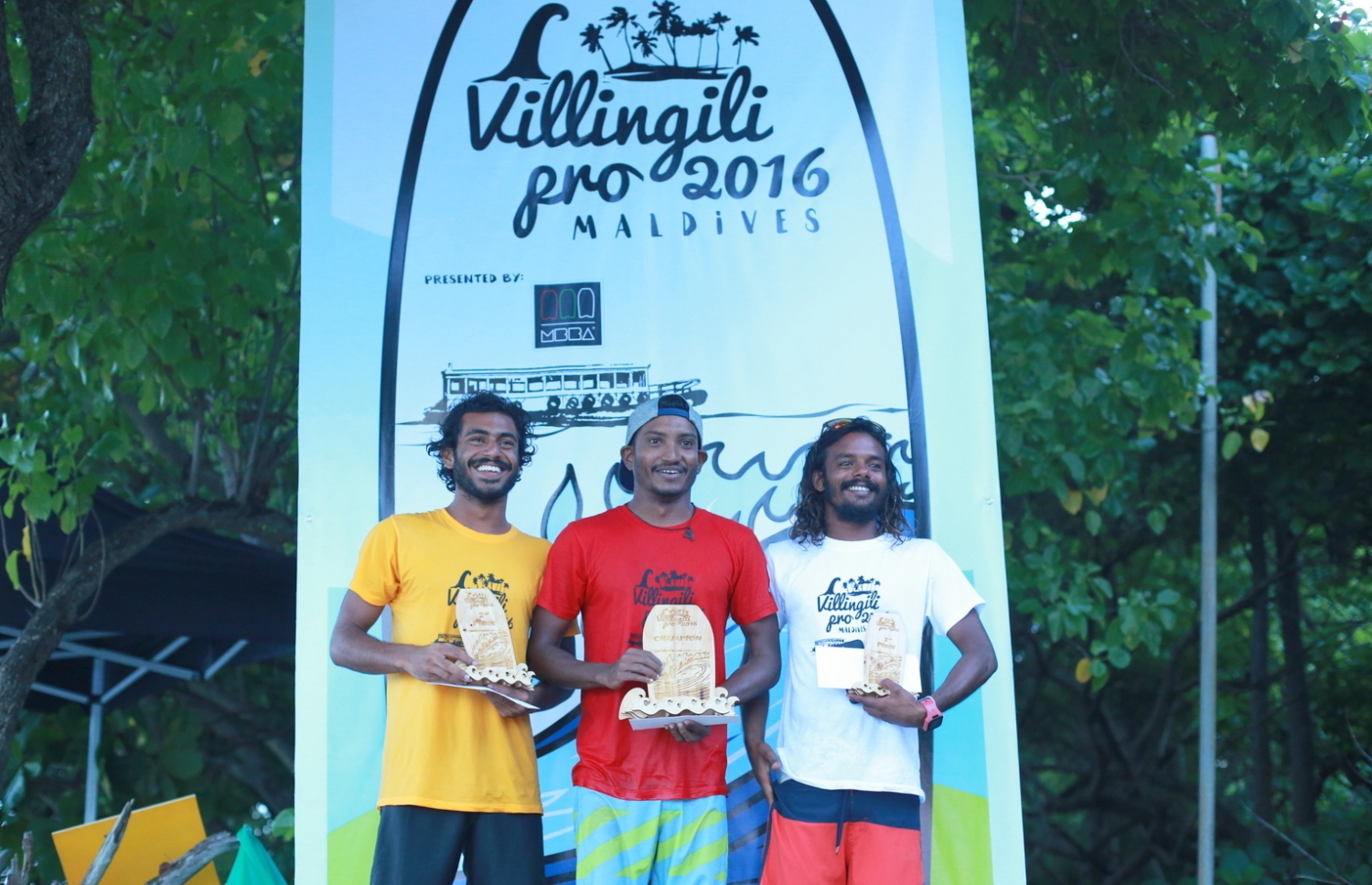 ވިލިނގިލި ޕްރޯގެ އެއް ވަނަ ކުޑައައްޔަ (މ)، ދެ ވަނަ ހޯދި ޝާމް (ވ) އަދި ތިން ވަނަ ދިޔަ ޖާއްޓެ.-- ފޮޓޯ: އެމްބީބީއޭ