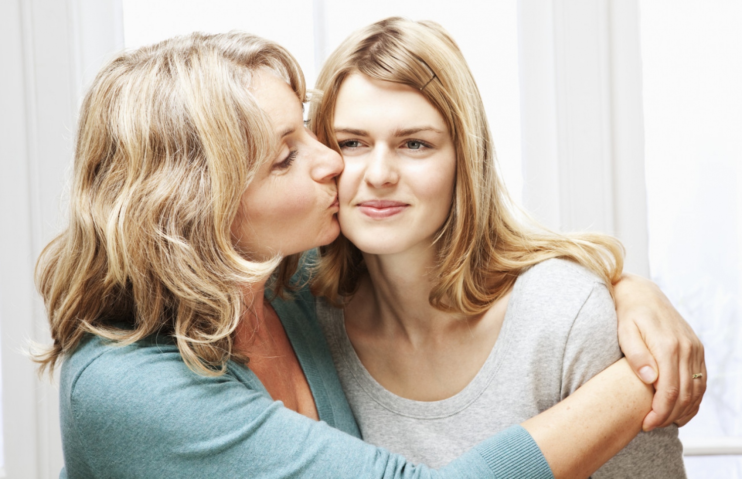 މަންމަ އާއި ދަރިއެއްގެ ލޯބީގެ މަންޒަރެއް