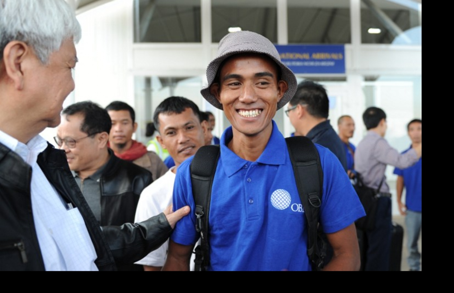 ސޯމާލިއާގެ ކަނޑުފޭރޭ މީހުން ދޫކޮށްލި ފަޅުވެރިންގެ ތެރޭގައި ހިމެނޭ ބެލްބަރޯ ނައިރޯބީ އެއާޕޯޓުގައި. --ފޮޓޯ:އޭއެފްޕީ