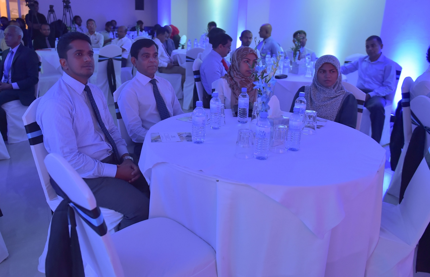 ދިވެހި އިންޝުއަރެންސް ކުންފުނި ރަސްމީކޮށް އިފްތިތާހު ކުރުމަށް މިއަދު ބޭއްވި ރަސްމިއްޔާތު.-- ފޮޓޯ: މުހައްމަދު ޝަރުހާން/ މިހާރު