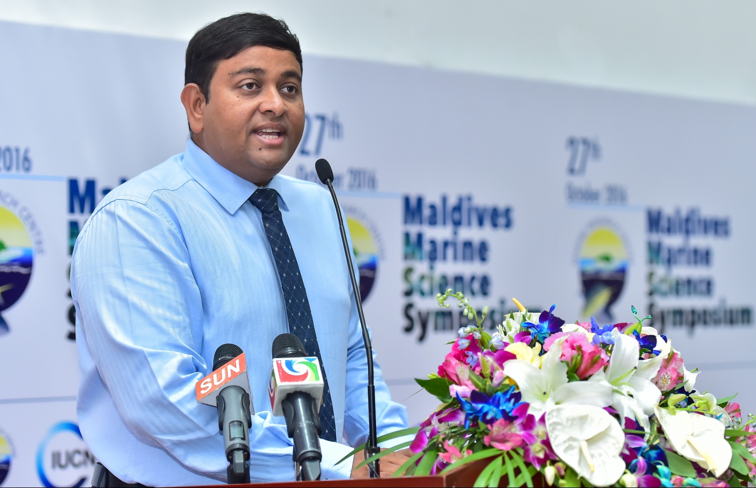 މިނިސްޓަރު ޝައިނީ ވާހަކަ ދައްކަވަނީ: ނާޒިމްގެ މައްސަލާގައި އދ. ގެ ވޯކިން ގުރޫޕުން ނިންމި ނިންމުމަށް އަމަލުކުރުން ރާއްޖެ އަށް ލާޒިމް ނޫން ކަމަށް ވިދާޅުވި.---މިހާރު ފައިލް ފޮޓޯ: ނިޝާން އަލީ