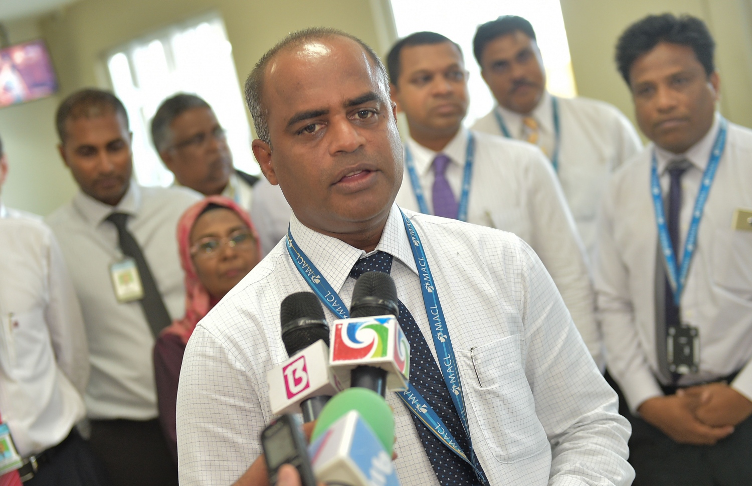 އައިއެންއައިއޭގެ ޑޮމެސްޓިކް ޓާމިނަލްގެ ޖާގަ ބޮޑުކުރުމަށް ފަހު ހުޅުވުމަށް މިއަދު ބޭއްވި ރަސްމިއްޔާތުގައި އެމްއޭސީއެލްގެ މެނޭޖިން ޑިރެކްޓަރު އާދިލް މޫސާ ވާހަކަދައްކަވަނީ.-- ފޮޓޯ: މުހައްމަދު ޝަރުހާން/ މިހާރު