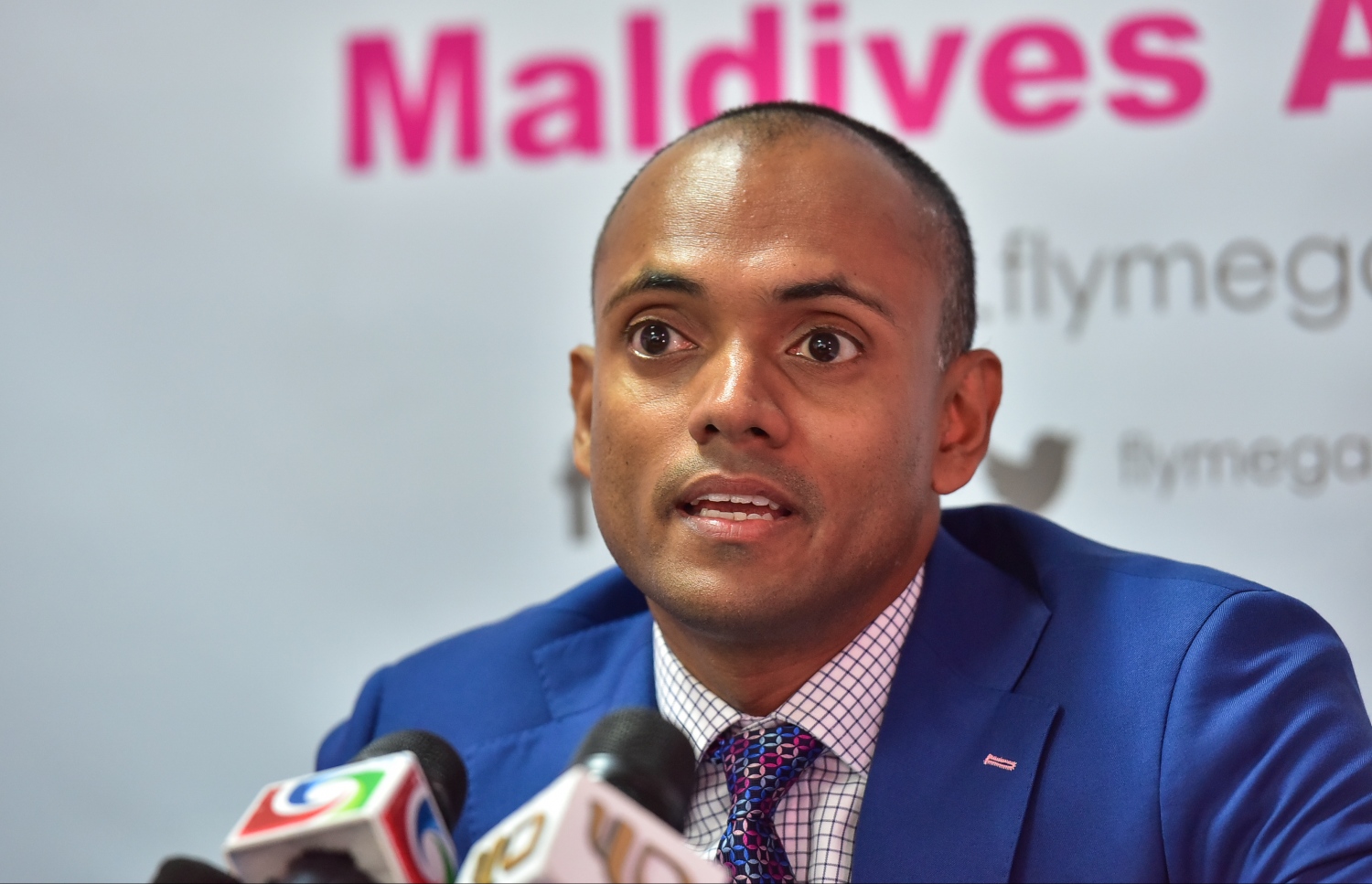 މެގަ މޯލްޑިވްސް އިން މިއަދު ބޭއްވި ނޫސްވެރިންގެ ބައްދަލުވުމުގައި މިފްޒާލް ވާހަކަ ދައްކަވަނީ.-- ފޮޓޯ: ނިޝާން އަލީ/ މިހާރު