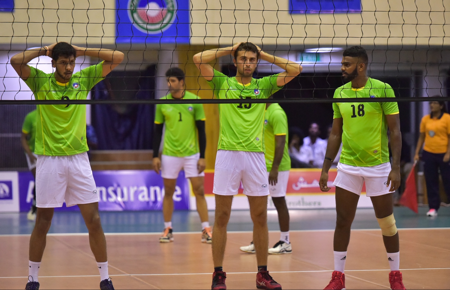 މާލެ: ނޮވެމްބަރު 2، 2016: ގައުމީ ވޮލީބޯޅަ ލީގު ހުޅުވުމުގެ ގޮތުން ކުޅުނު ހާއްސަ މެޗުން ރާއްޖޭން ހޮވާލެވުނު ކުޅުންތެރިންގެ ޓީމަކާއި ބިދޭސީންގެ ޓީމެއް ކުޅެނީ: 3-1 ސެޓުން ރާއްޖޭގައި ކުޅޭ ބިދޭސީ ކުޅުންތެރިންގެ ޓީމު ވަނީ ކުރި ހޯދައިފައި.--ފޮޓޯ: ނިޝާން އަލީ/ މިހާރު