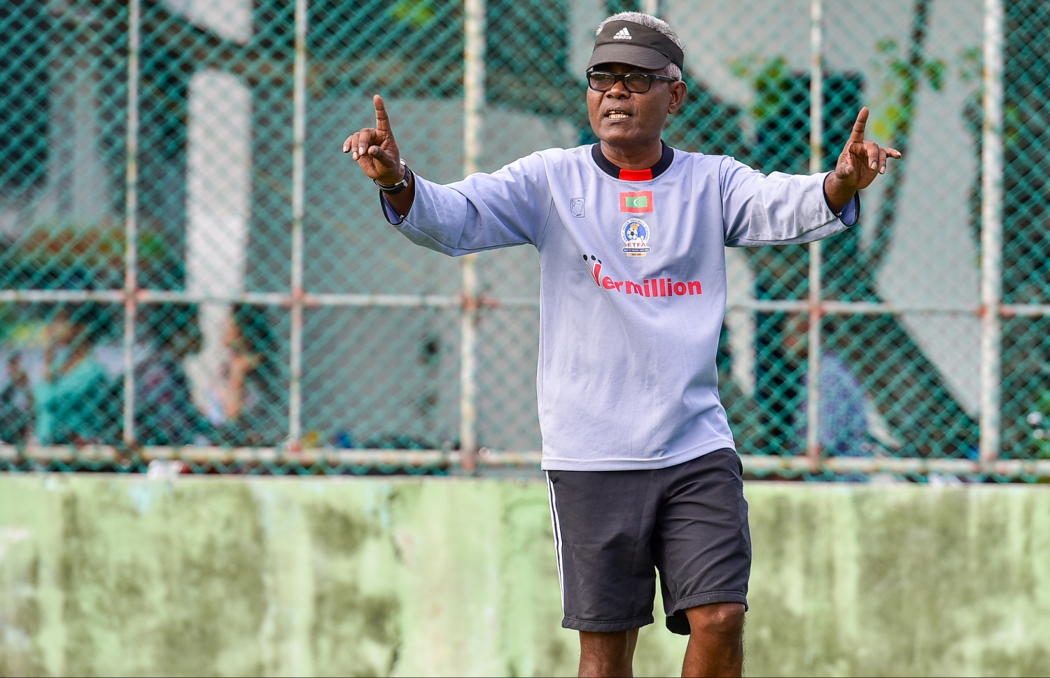 އާލީ ޓަޗް ފުޓްބޯލް އެކަޑަމީގެ ސެޝަނެއްގައި ހީނާ ކޯޗުކޮށްދެނީ. --ފޮޓޯ: ނިޝާން އަލީ/ މިހާރު