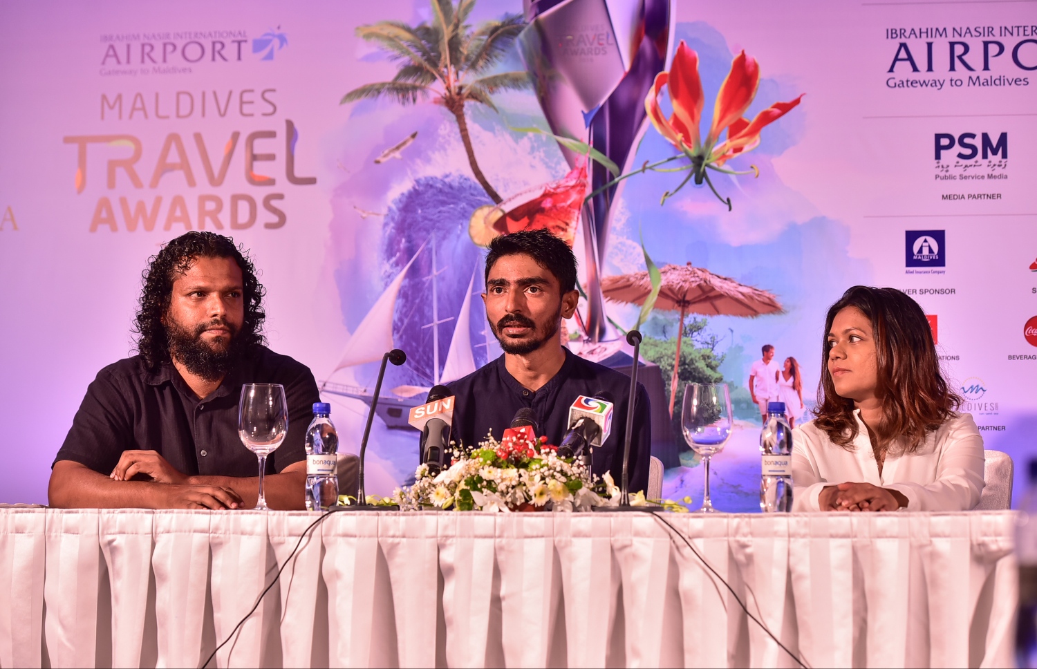 ޓްރެވަލް އެވޯޑު ދިނުމުގެ ހަފުލާ ބޭއްވުމުގެ އެއްބަސްވުމުގައި ތިންކާއި ސަން ސިޔާމް ރިސޯޓްސް އިން ސޮއިކުރުމަށް މިއަދު ބޭއްވި ހަފުލާގައި މަޓާޓޯގެ ސެކްރެޓަރީ ޖެނެރަލް އިބްރާހިމް މުއާޒް ވާހަކަ ދައްކަވަނީ.-- ފޮޓޯ: ނިޝާން އަލީ/ މިހާރު