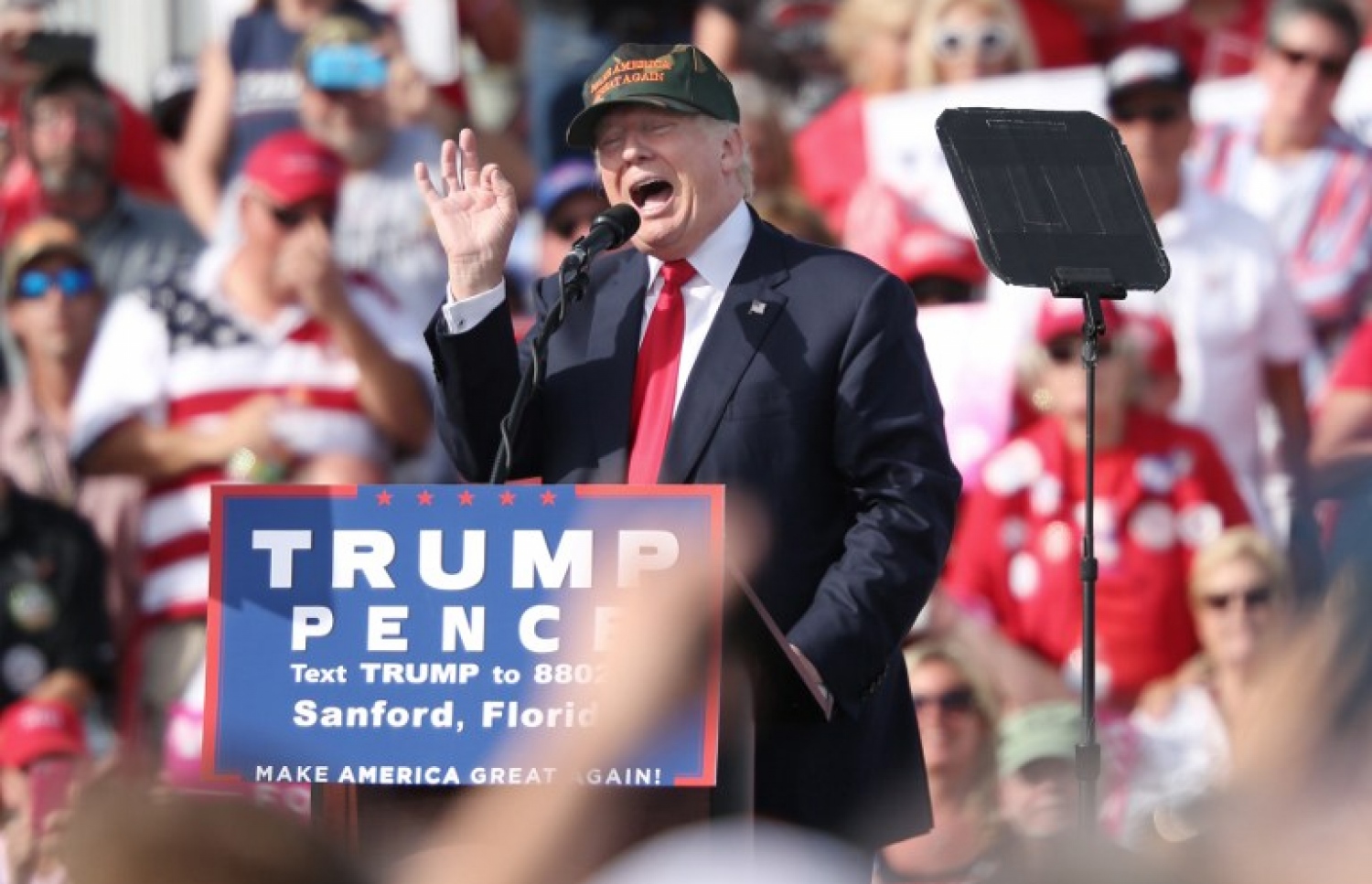 ރިޕަބްލިކަން ކެންޑިޑޭޓް ޑޮނަލްޑް ޓްރަމްޕް ފްލޮރިޑާގައި ކެމްޕޭން ކުރައްވަނީ. --ފޮޓޯ:އޭއެފްޕީ