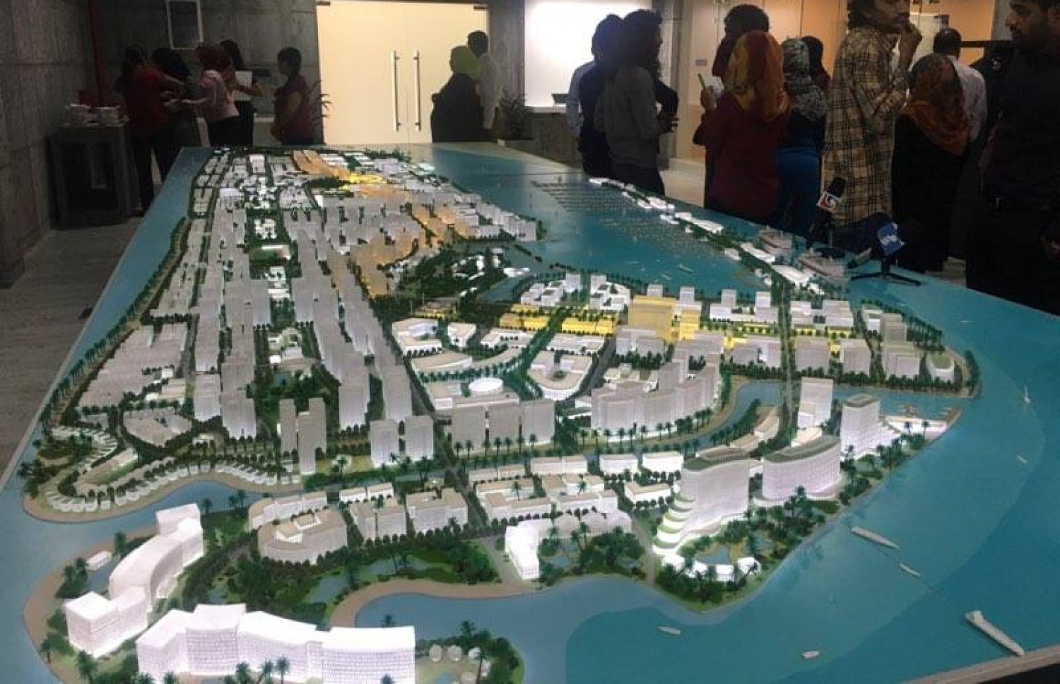 އެޗްޑީސީ އެގްޒިބިޝަން ސެންޓަރުގައި ހުރި ހުޅުމާލެ މާސްޓާ ޕްލޭންގެ މޮޑެލް.--- ފޮޓޯ: މިހާރު