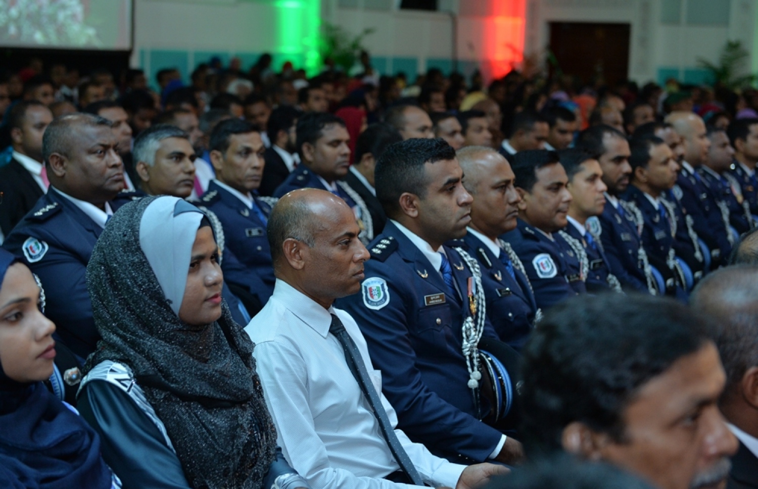 މާލެ: ނޮވެމްބަރު 10، 2016: މި އަހަރުގެ ޖުމްހޫރީ ދުވަހުގެ މުނާސަބަތުގައި ބޭއްވި ރަސްމީ ޖަލްސާގައި ބައިވެރިވެވަޑައިގެންނެވި ބައެއް ބޭފުޅުން.---ފޮޓޯ: ރައީސް އޮފީސް