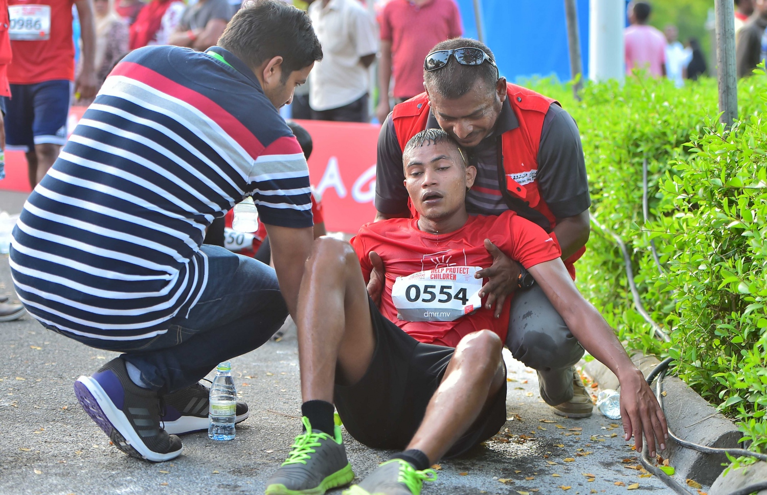 ހުޅުމާލެ: ނޮވެމްބަރު 11، 2016- ކޮންމެ އަހަރަކު ދިރާގުން ބާއްވާ ރޯޑް ރޭހުގައި ދުވުންތެރިއަކު ވަރުބަލިވުމުން ފަސް އެއިޑުން ހަރަކާތްތެރިވަނީ: މި ފަހަރު ގާތްގަނޑަކަށް 3،000 މީހުން މި އިވެންޓުގައި ދުވި.---ފޮޓޯ: މުހައްމަދު ޝަރުހާން/މިހާރު